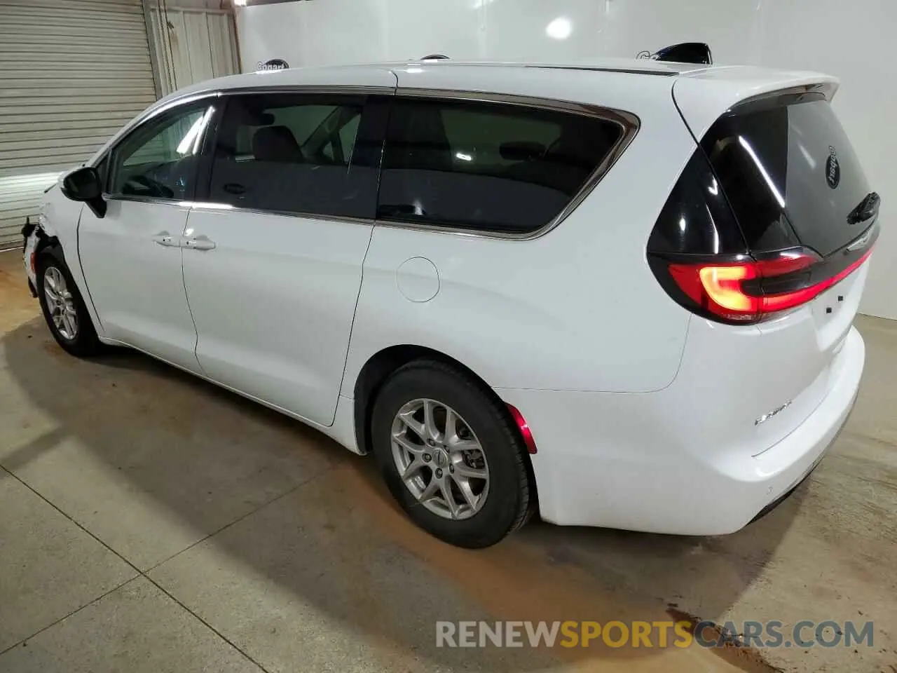 2 fotografías del automóvil dañado 2C4RC1BG2PR550573 CHRYSLER PACIFICA 2023