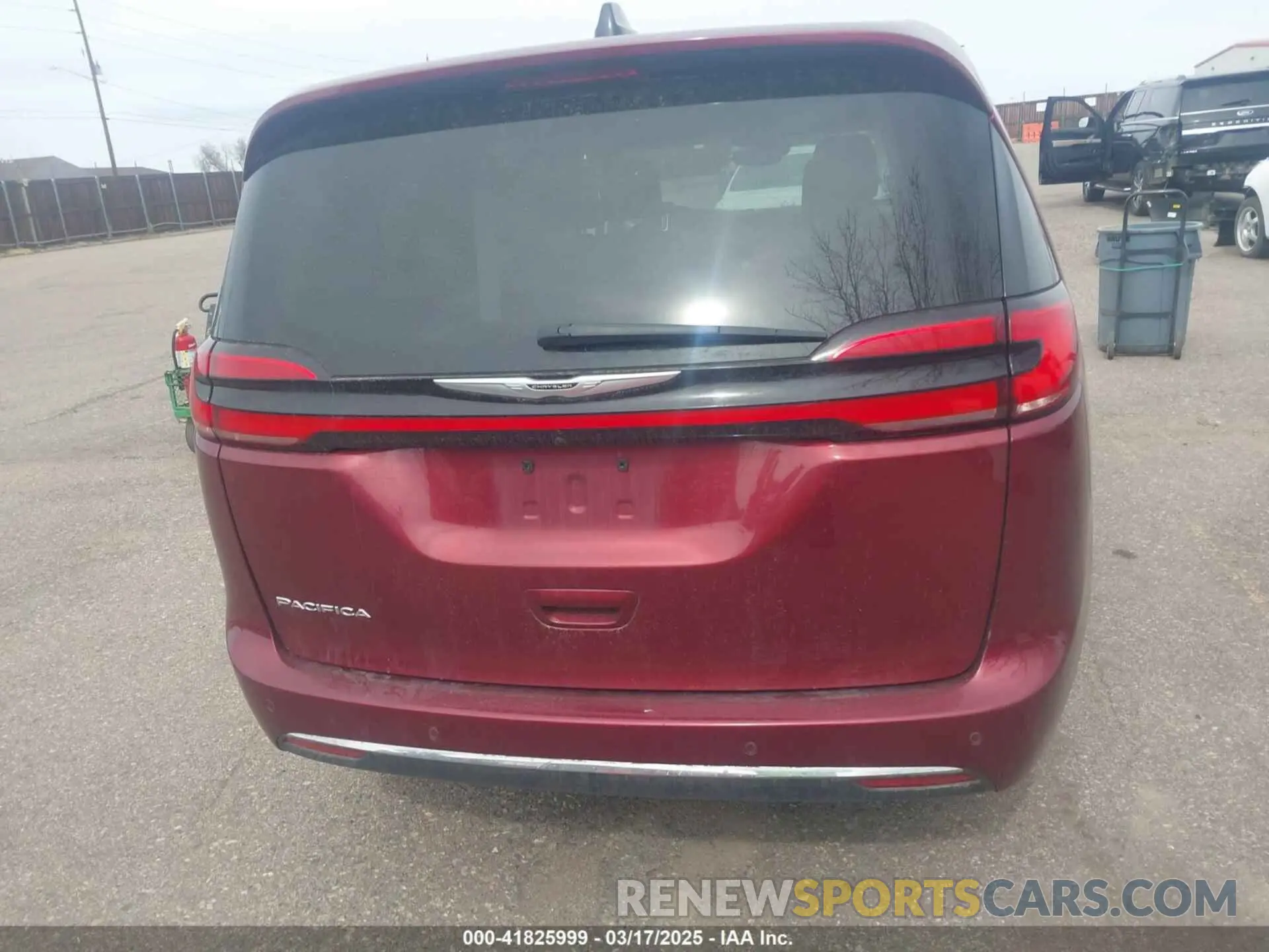 17 fotografías del automóvil dañado 2C4RC1BG2PR566692 CHRYSLER PACIFICA 2023