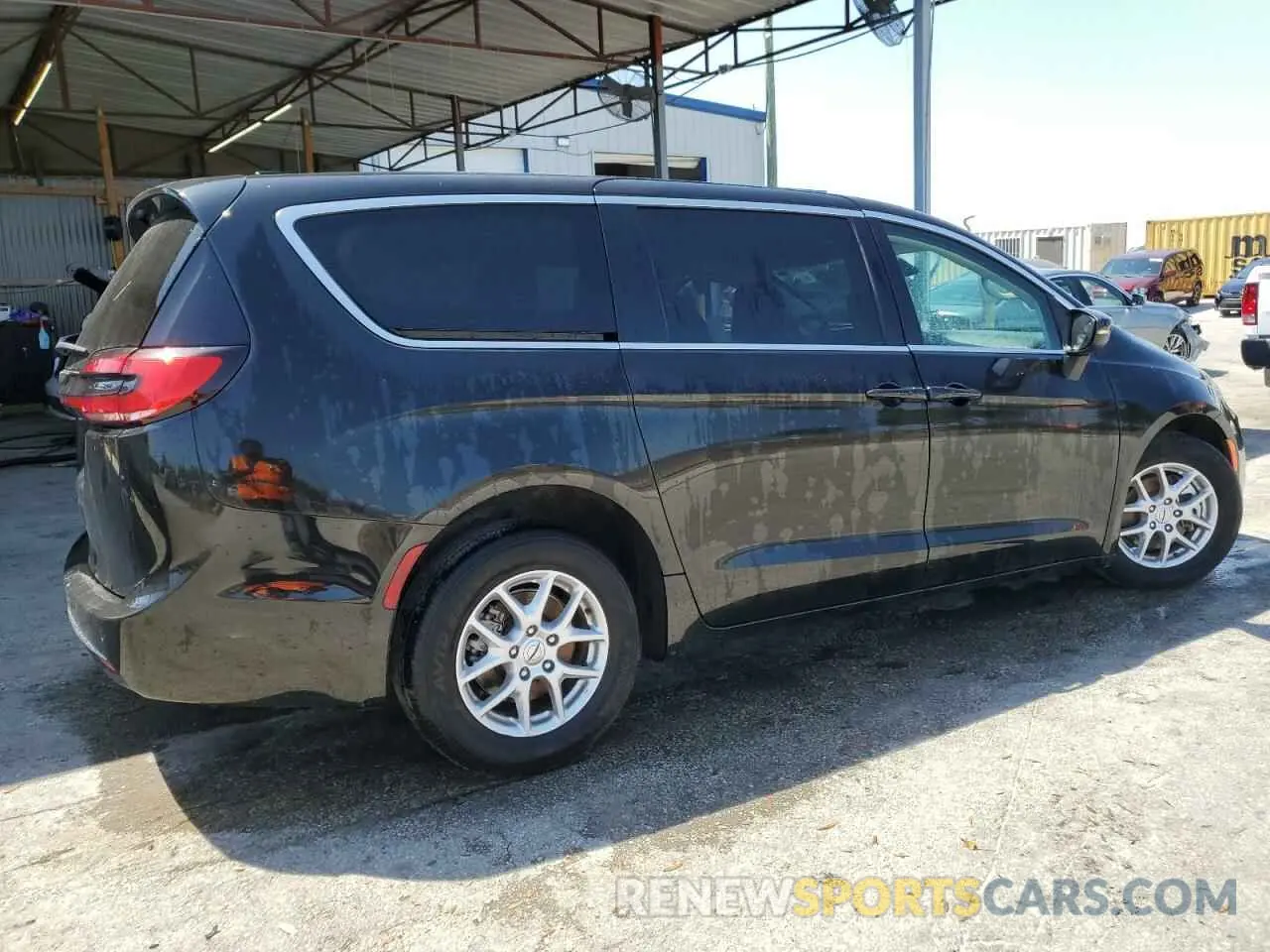 3 fotografías del automóvil dañado 2C4RC1BG2PR605667 CHRYSLER PACIFICA 2023