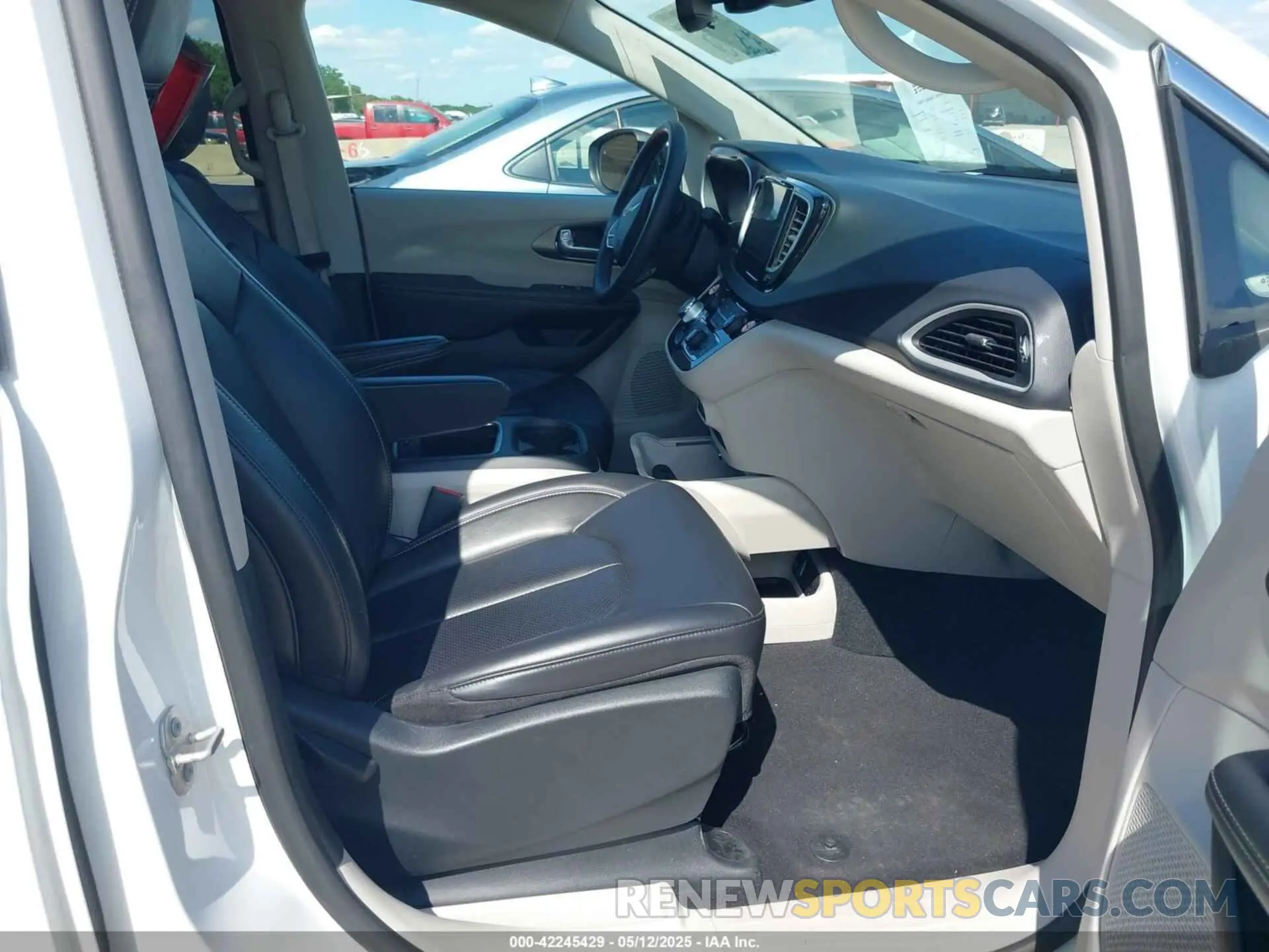 5 fotografías del automóvil dañado 2C4RC1BG2PR613185 CHRYSLER PACIFICA 2023