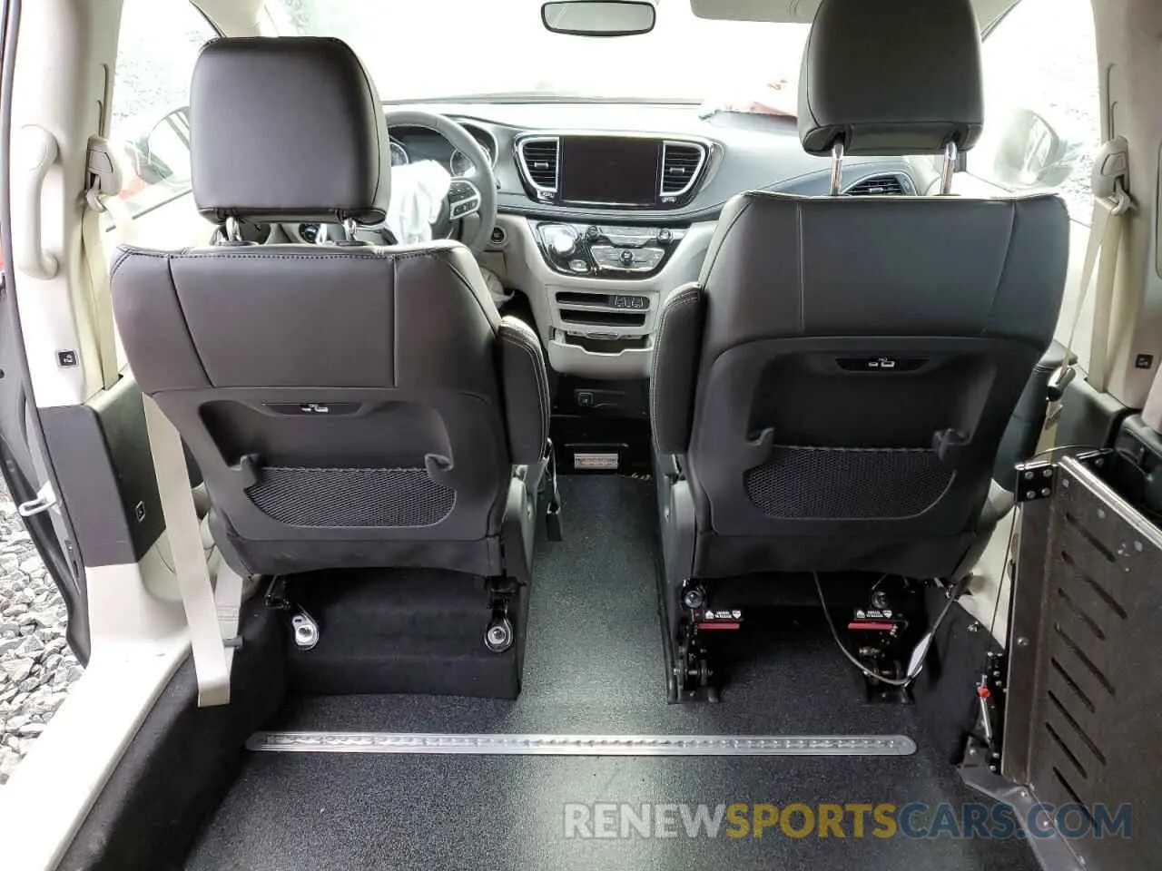 10 fotografías del automóvil dañado 2C4RC1BG3PR539226 CHRYSLER PACIFICA 2023