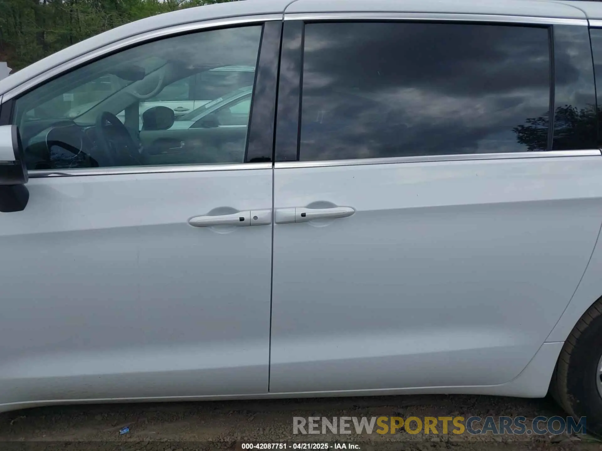 14 fotografías del automóvil dañado 2C4RC1BG3PR578057 CHRYSLER PACIFICA 2023