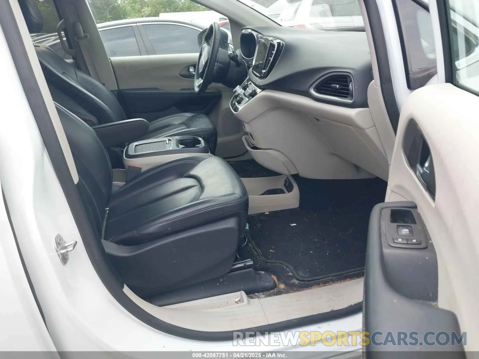 5 fotografías del automóvil dañado 2C4RC1BG3PR578057 CHRYSLER PACIFICA 2023