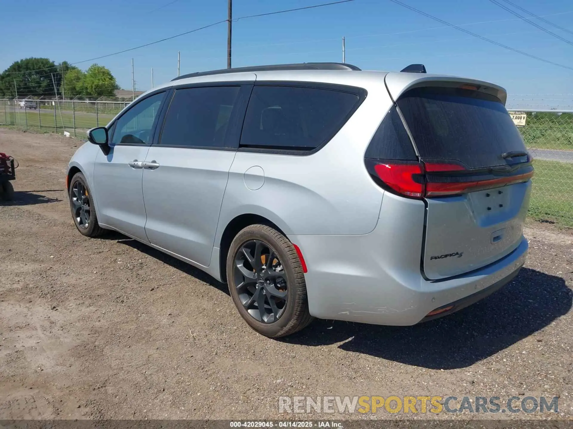3 fotografías del automóvil dañado 2C4RC1BG4PR508163 CHRYSLER PACIFICA 2023