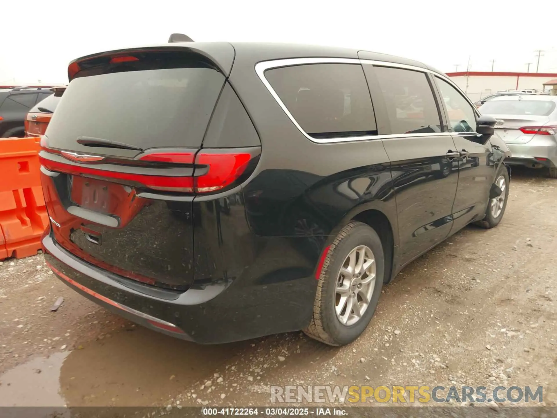 4 fotografías del automóvil dañado 2C4RC1BG4PR532382 CHRYSLER PACIFICA 2023