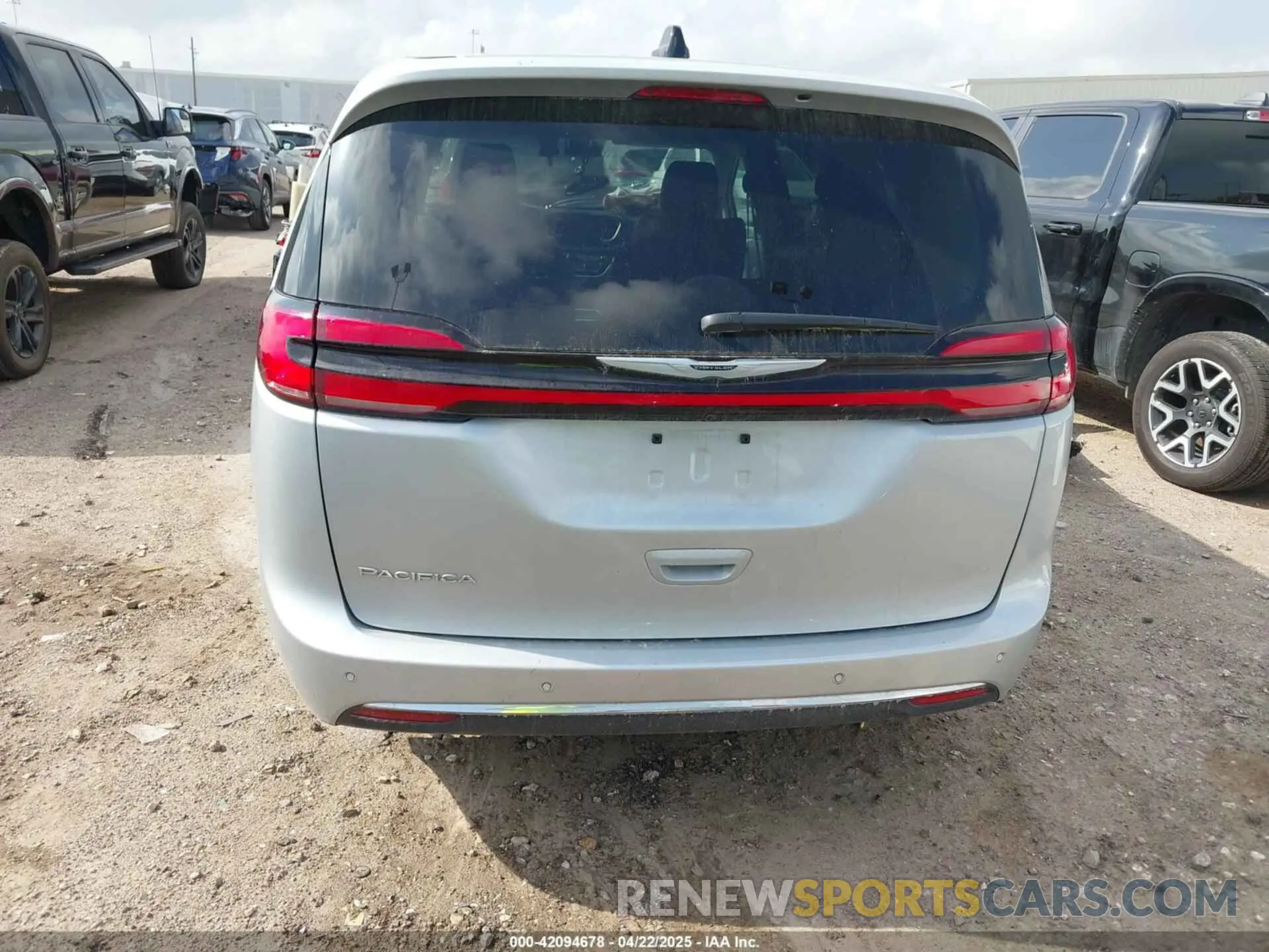 17 fotografías del automóvil dañado 2C4RC1BG4PR594204 CHRYSLER PACIFICA 2023