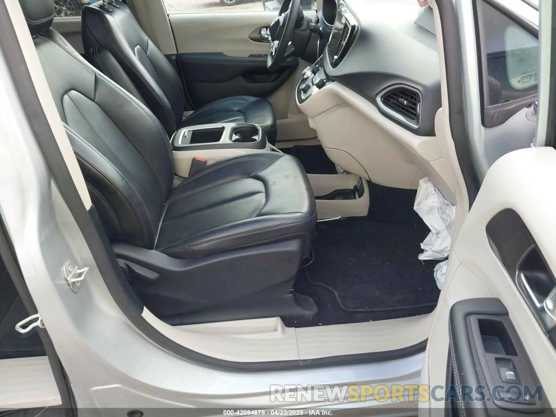 5 fotografías del automóvil dañado 2C4RC1BG4PR594204 CHRYSLER PACIFICA 2023
