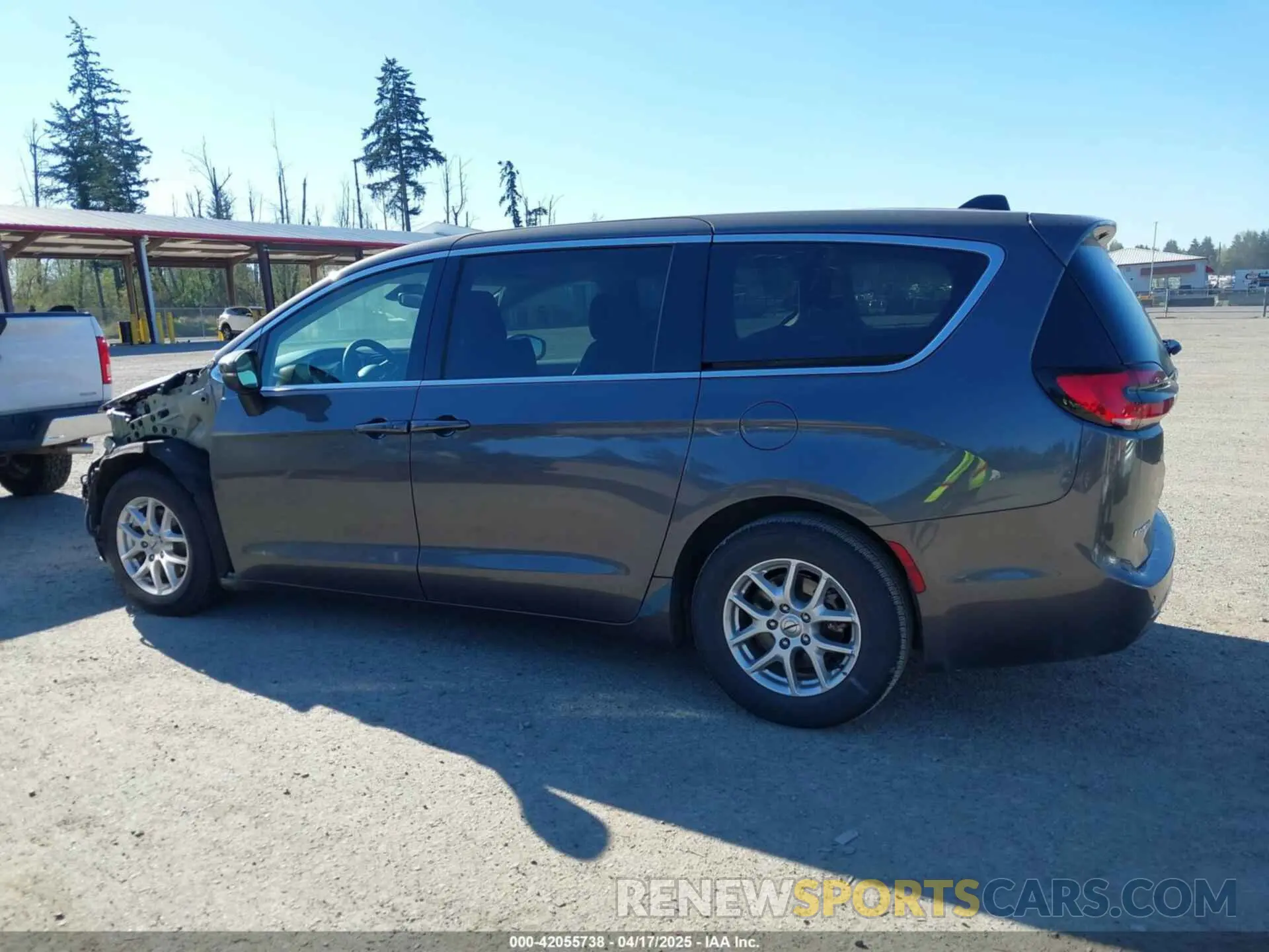15 fotografías del automóvil dañado 2C4RC1BG5PR550499 CHRYSLER PACIFICA 2023