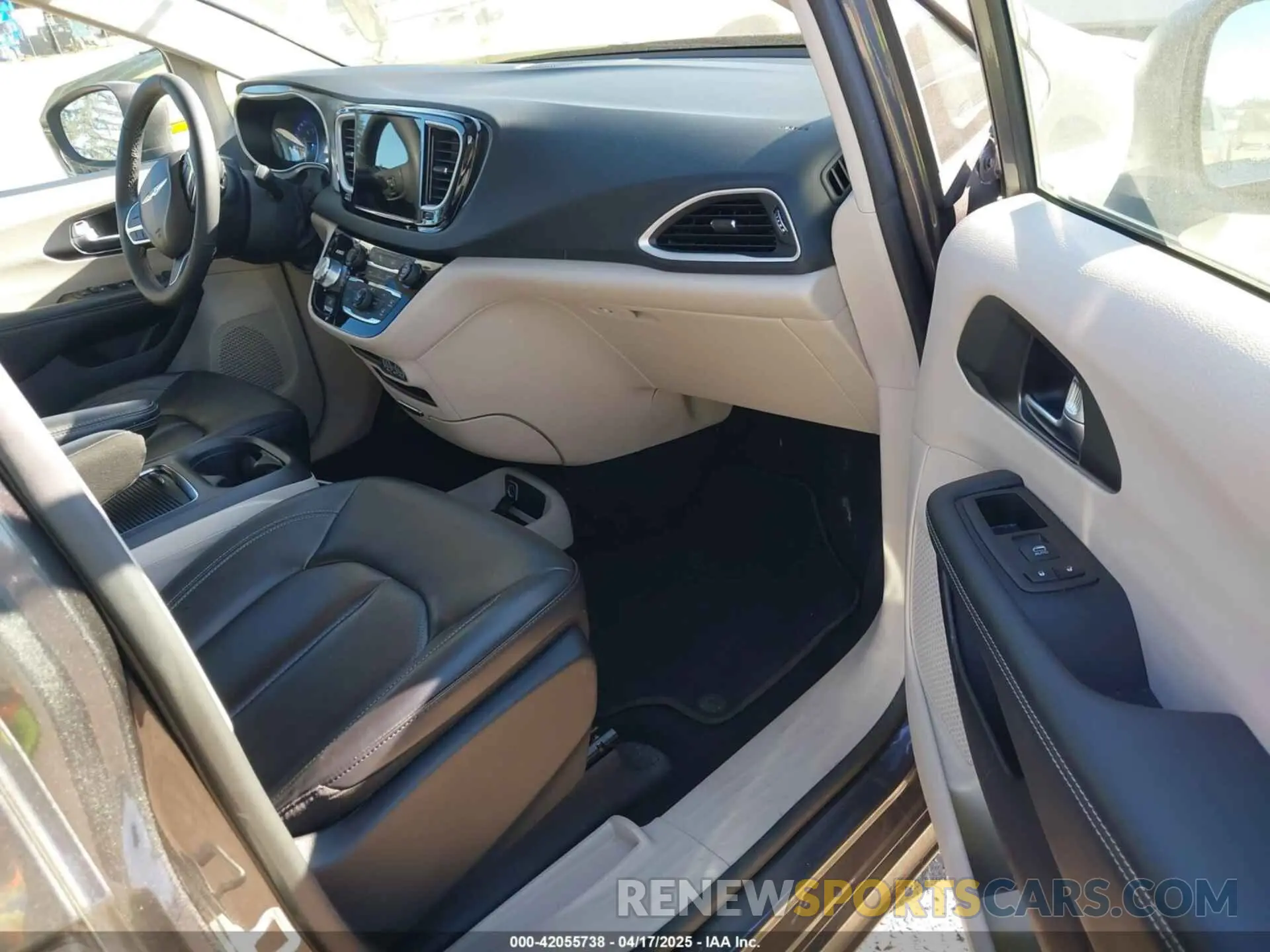 5 fotografías del automóvil dañado 2C4RC1BG5PR550499 CHRYSLER PACIFICA 2023