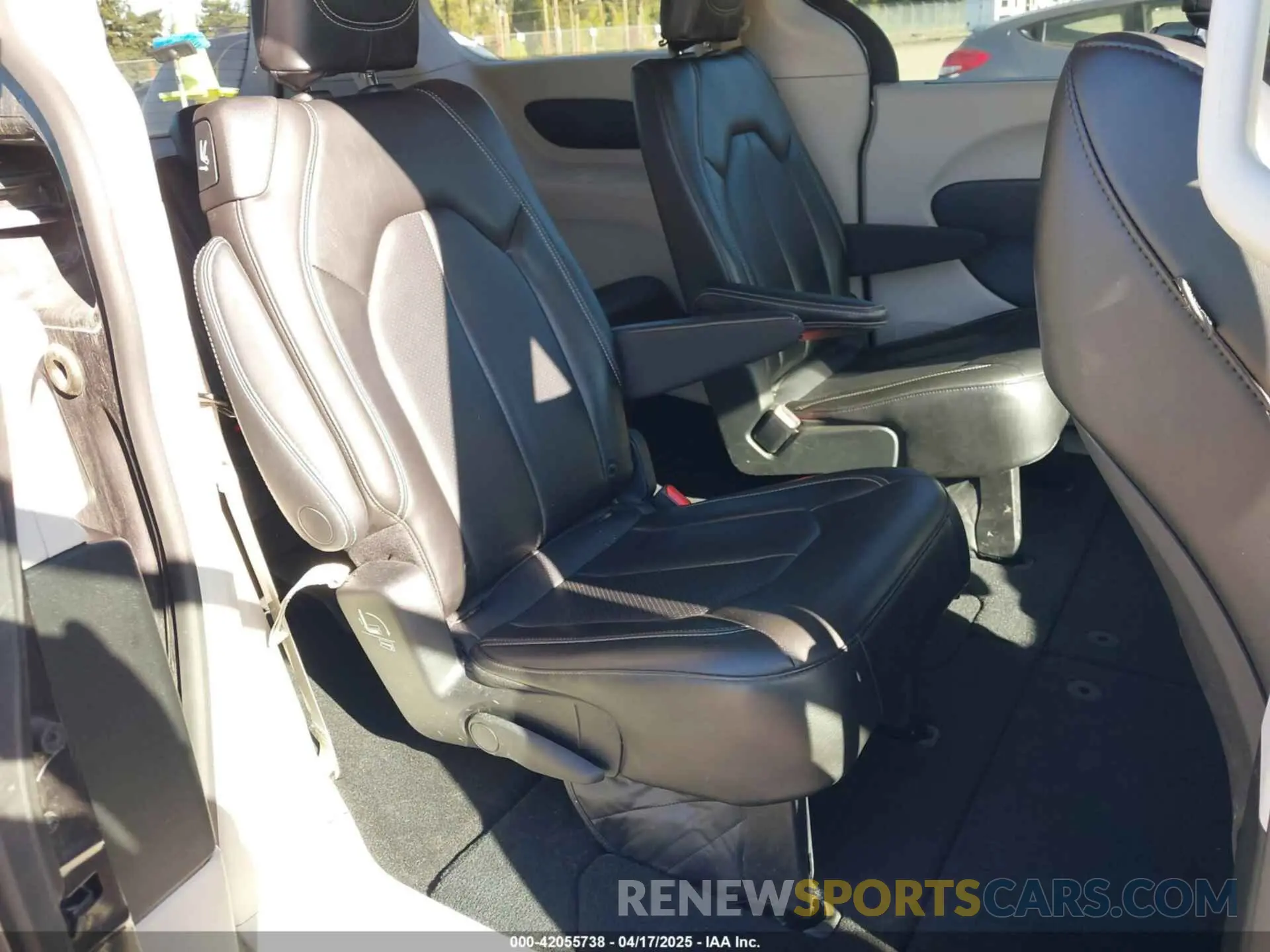 8 fotografías del automóvil dañado 2C4RC1BG5PR550499 CHRYSLER PACIFICA 2023