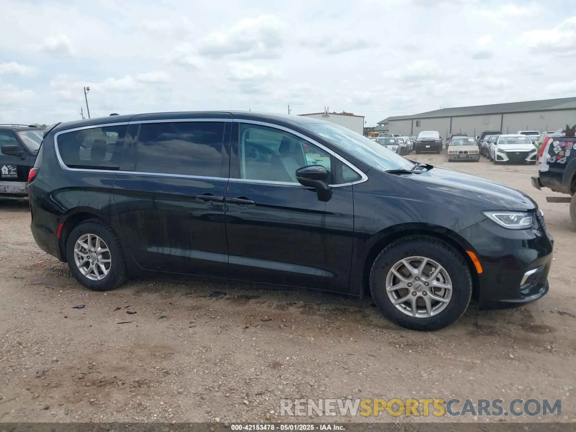 13 fotografías del automóvil dañado 2C4RC1BG5PR601676 CHRYSLER PACIFICA 2023