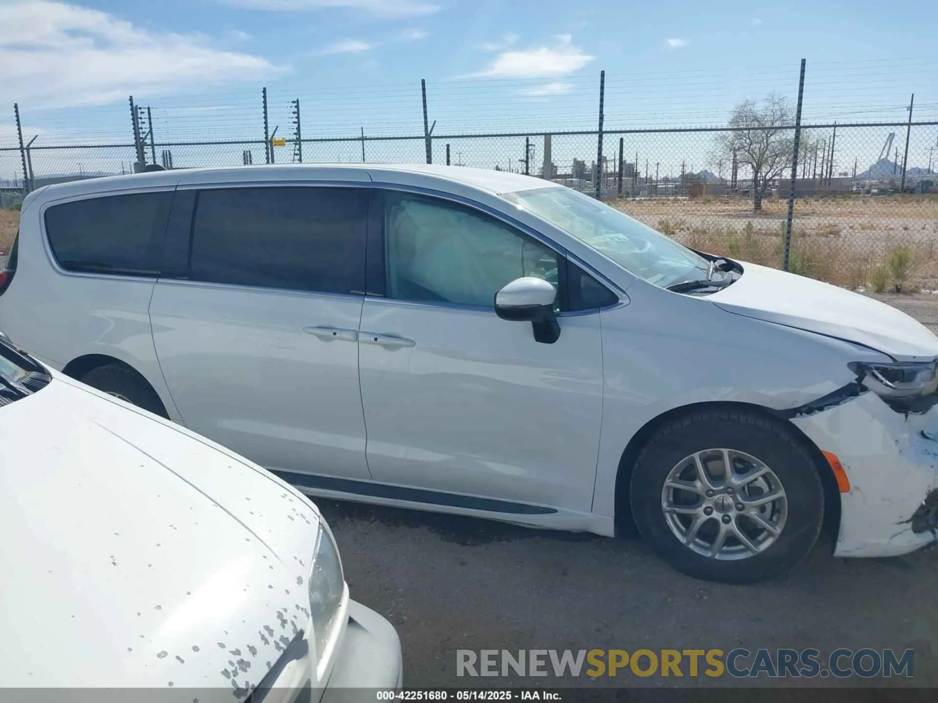 13 fotografías del automóvil dañado 2C4RC1BG6PR531640 CHRYSLER PACIFICA 2023