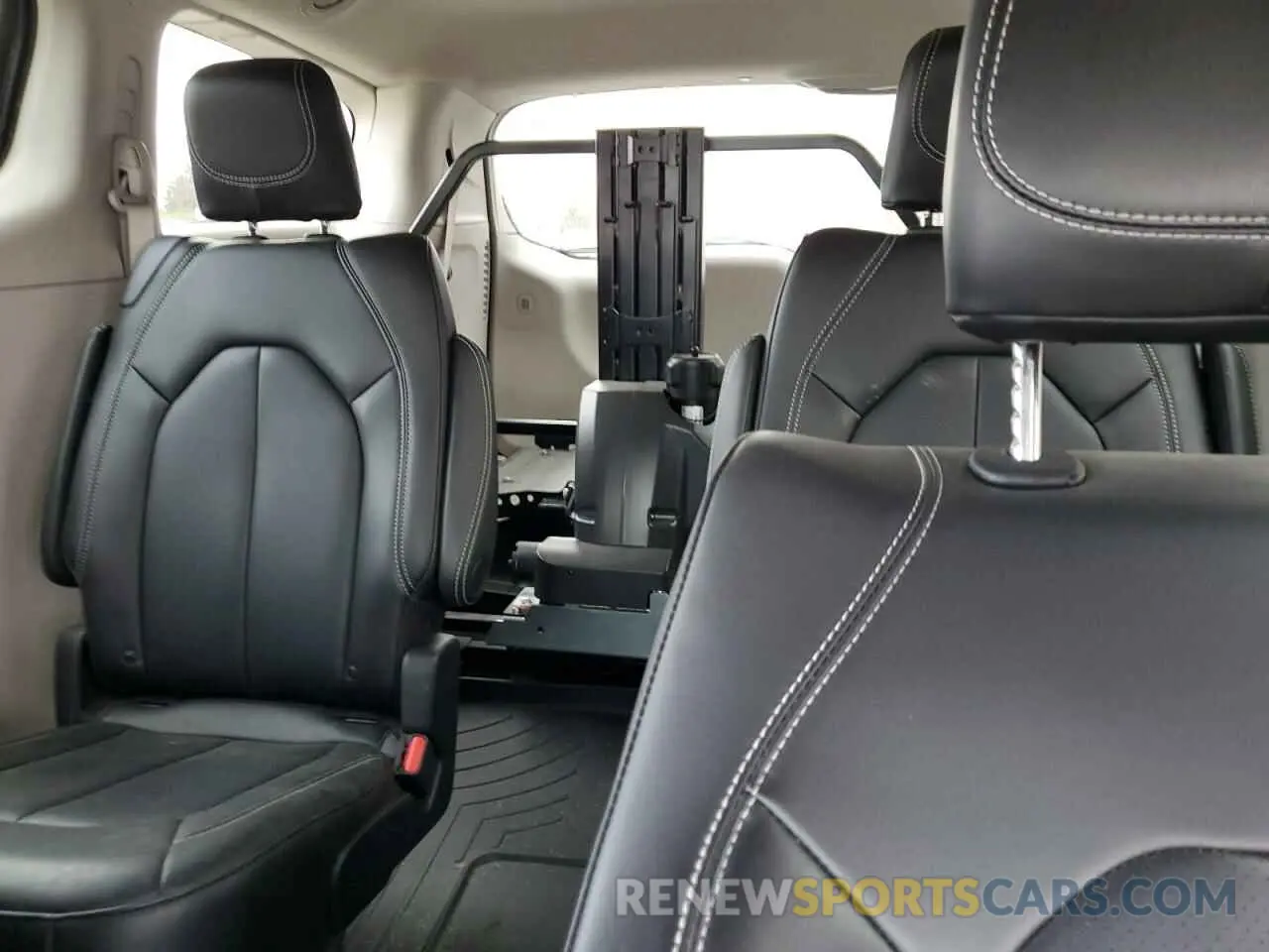 10 fotografías del automóvil dañado 2C4RC1BG6PR575203 CHRYSLER PACIFICA 2023