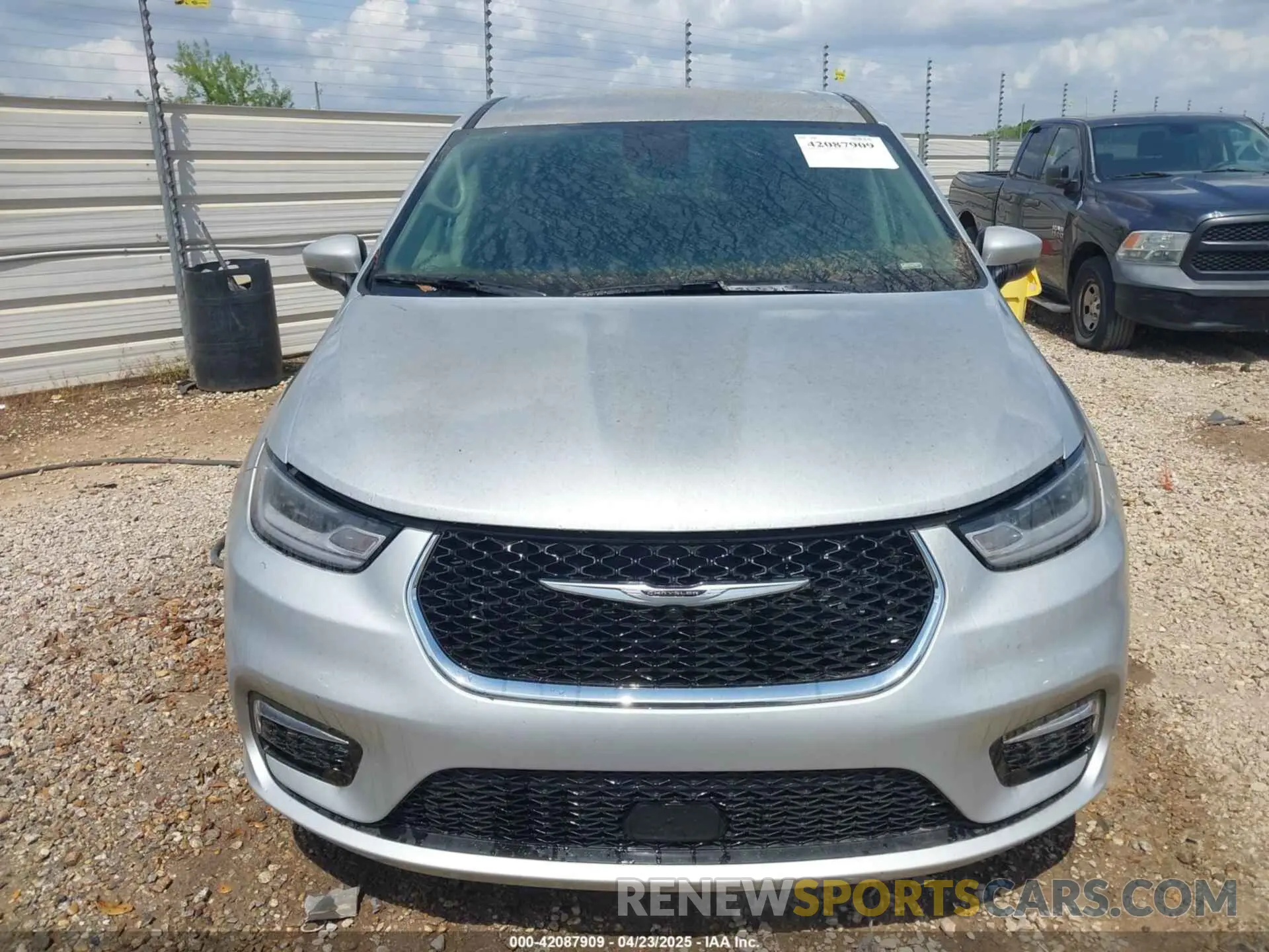 11 fotografías del automóvil dañado 2C4RC1BG7PR521232 CHRYSLER PACIFICA 2023