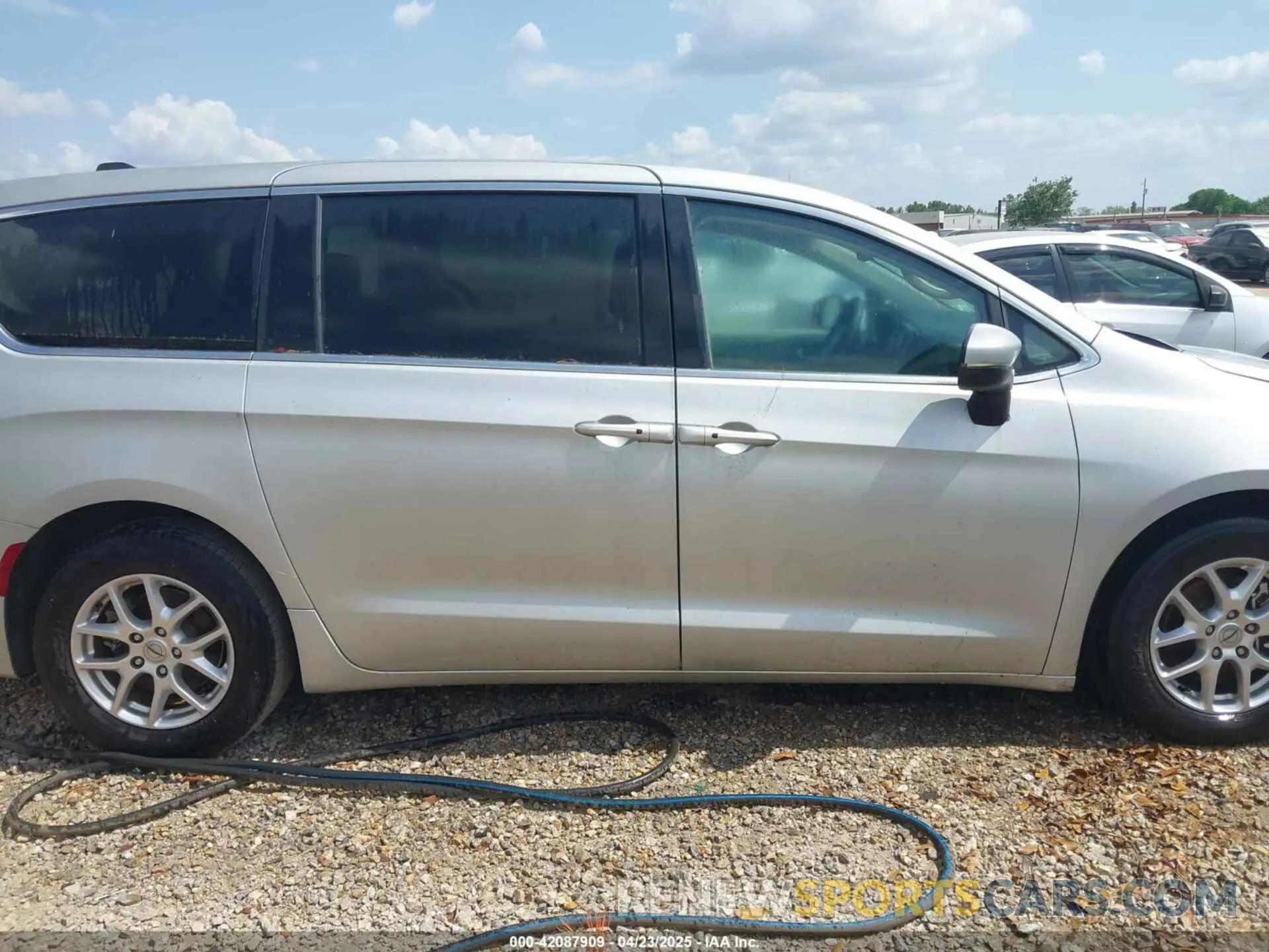 12 fotografías del automóvil dañado 2C4RC1BG7PR521232 CHRYSLER PACIFICA 2023