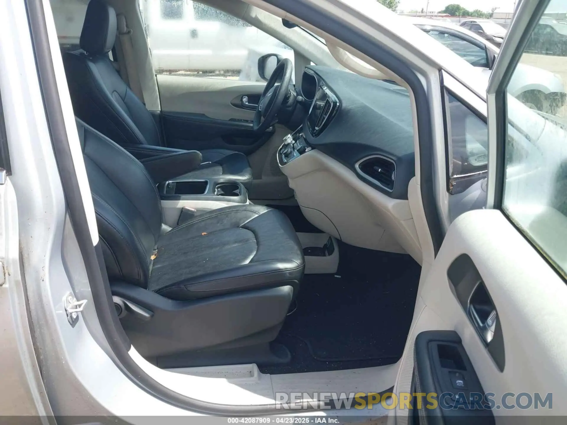 5 fotografías del automóvil dañado 2C4RC1BG7PR521232 CHRYSLER PACIFICA 2023