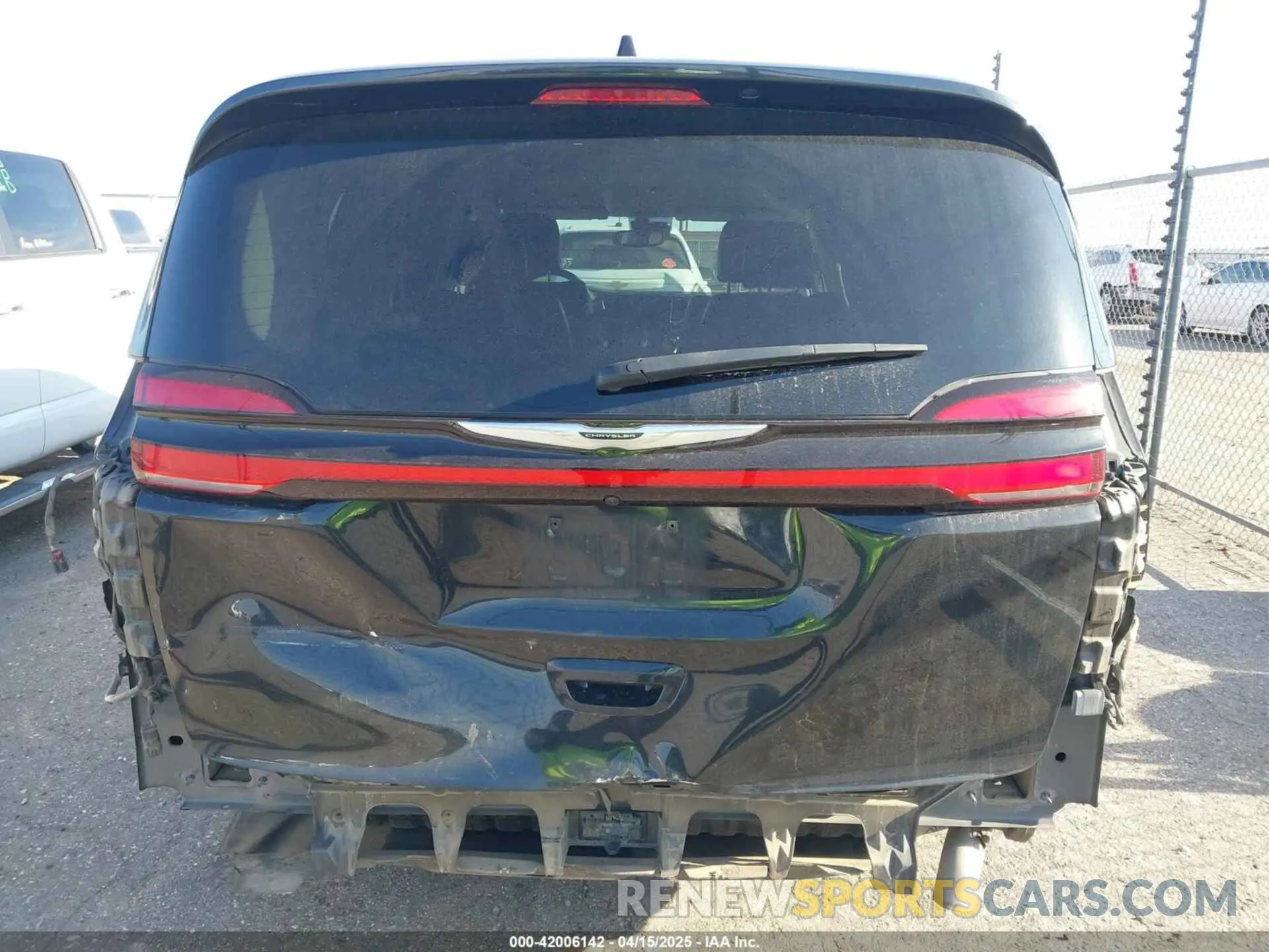 17 fotografías del automóvil dañado 2C4RC1BG7PR596691 CHRYSLER PACIFICA 2023