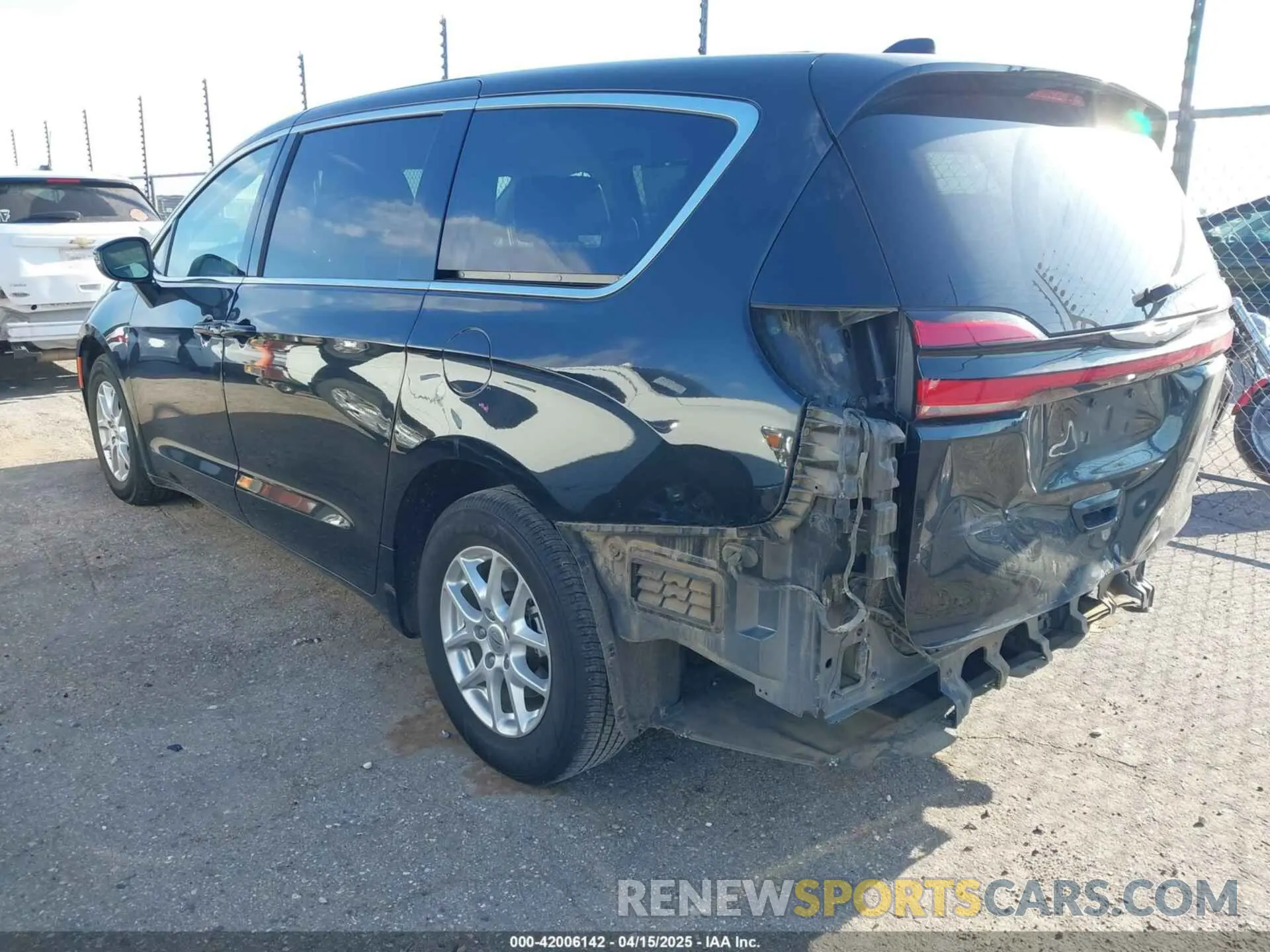 3 fotografías del automóvil dañado 2C4RC1BG7PR596691 CHRYSLER PACIFICA 2023