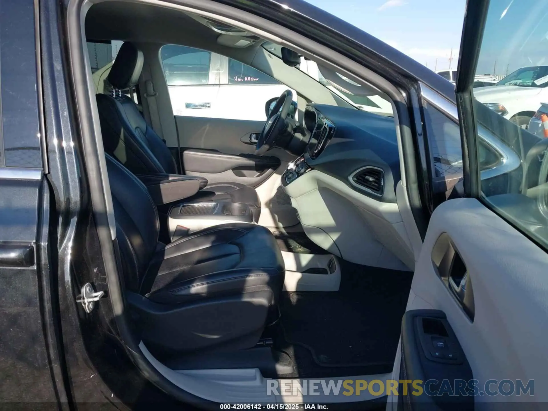 5 fotografías del automóvil dañado 2C4RC1BG7PR596691 CHRYSLER PACIFICA 2023