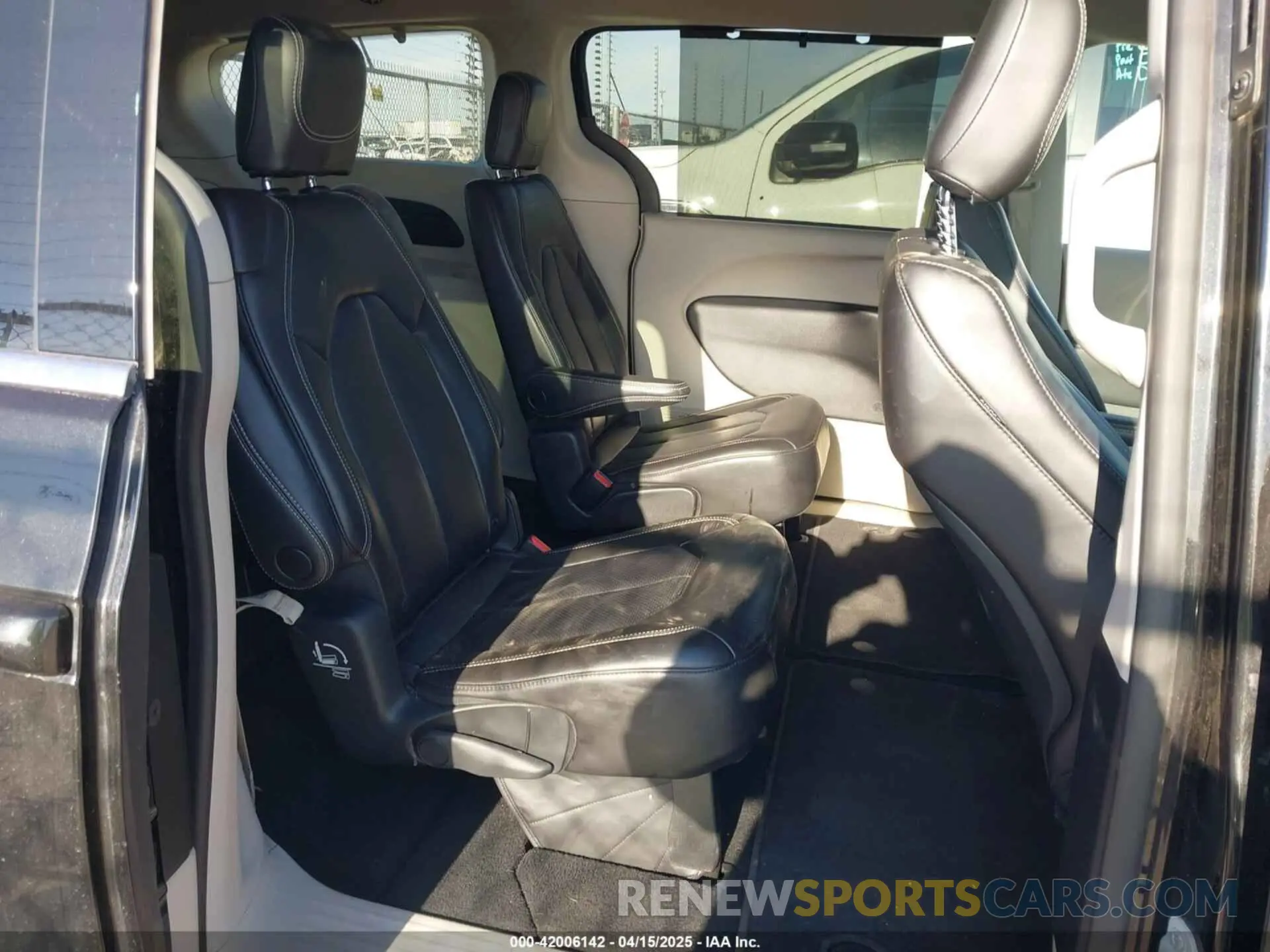 8 fotografías del automóvil dañado 2C4RC1BG7PR596691 CHRYSLER PACIFICA 2023