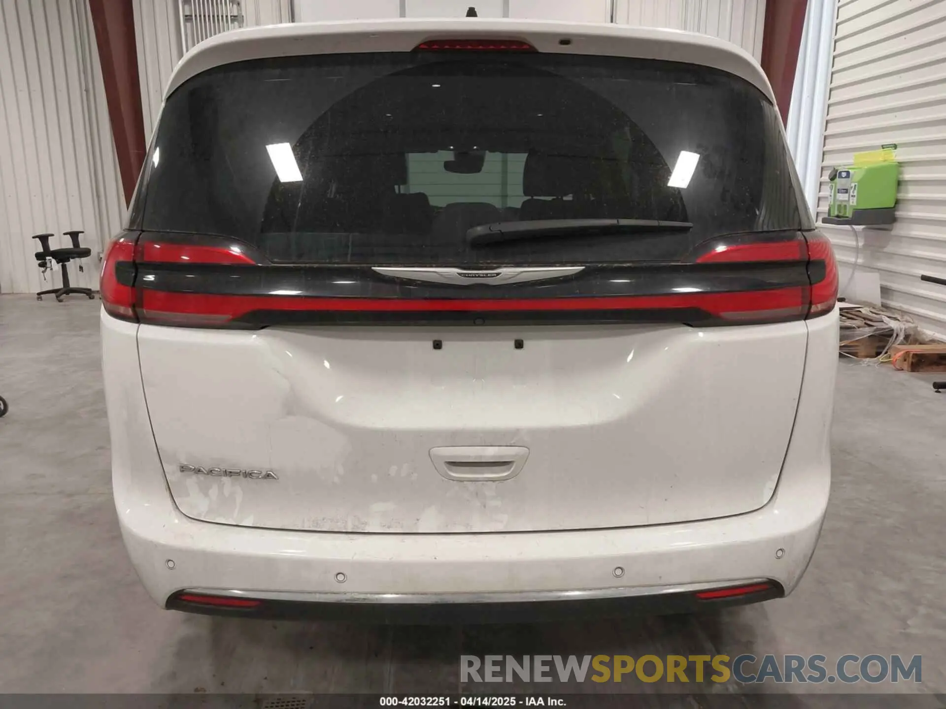 16 fotografías del automóvil dañado 2C4RC1BG7PR615367 CHRYSLER PACIFICA 2023