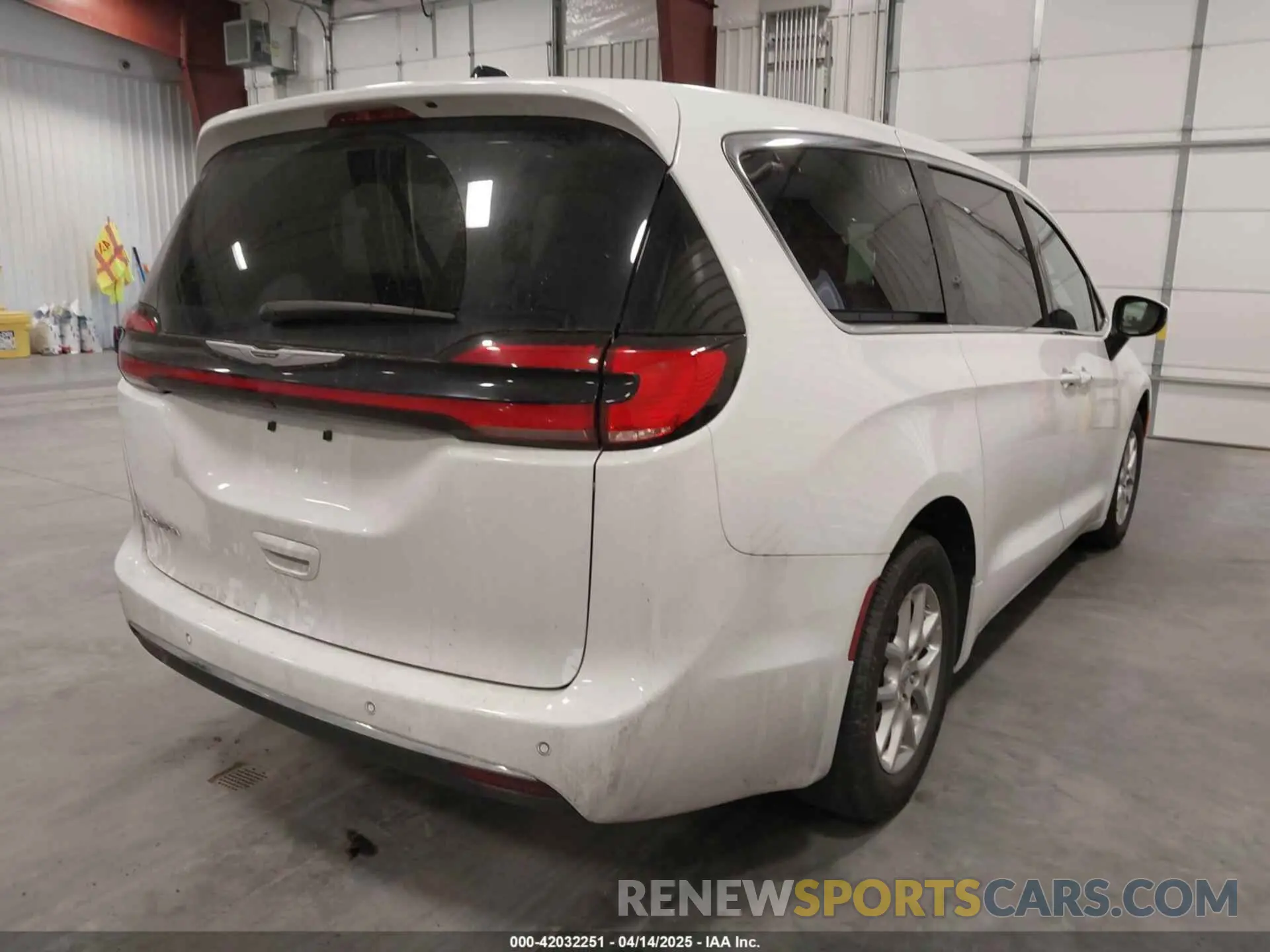 4 fotografías del automóvil dañado 2C4RC1BG7PR615367 CHRYSLER PACIFICA 2023