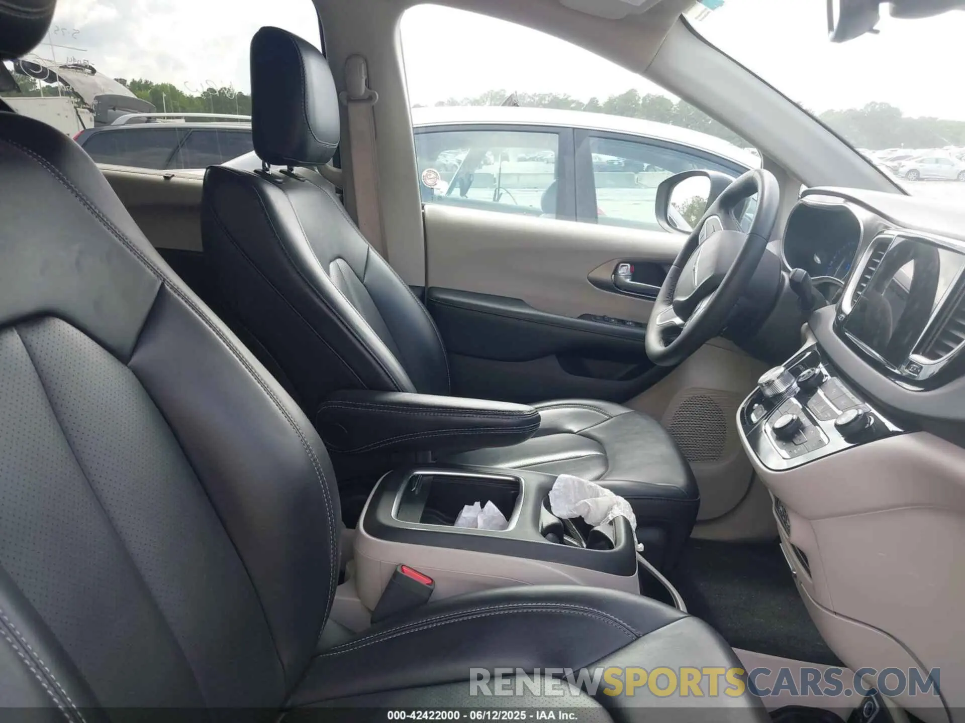 5 fotografías del automóvil dañado 2C4RC1BG8PR571346 CHRYSLER PACIFICA 2023