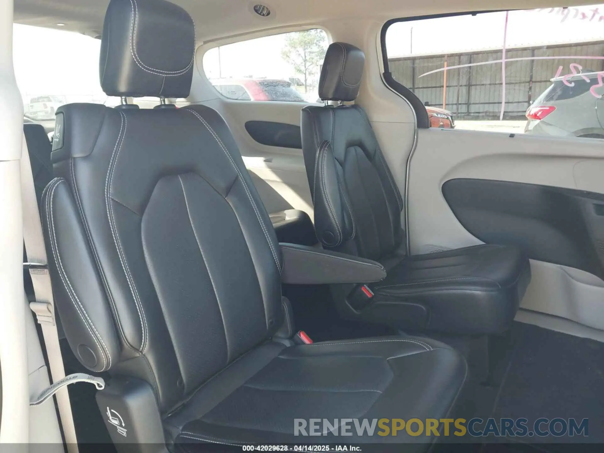 8 fotografías del automóvil dañado 2C4RC1BG8PR625017 CHRYSLER PACIFICA 2023