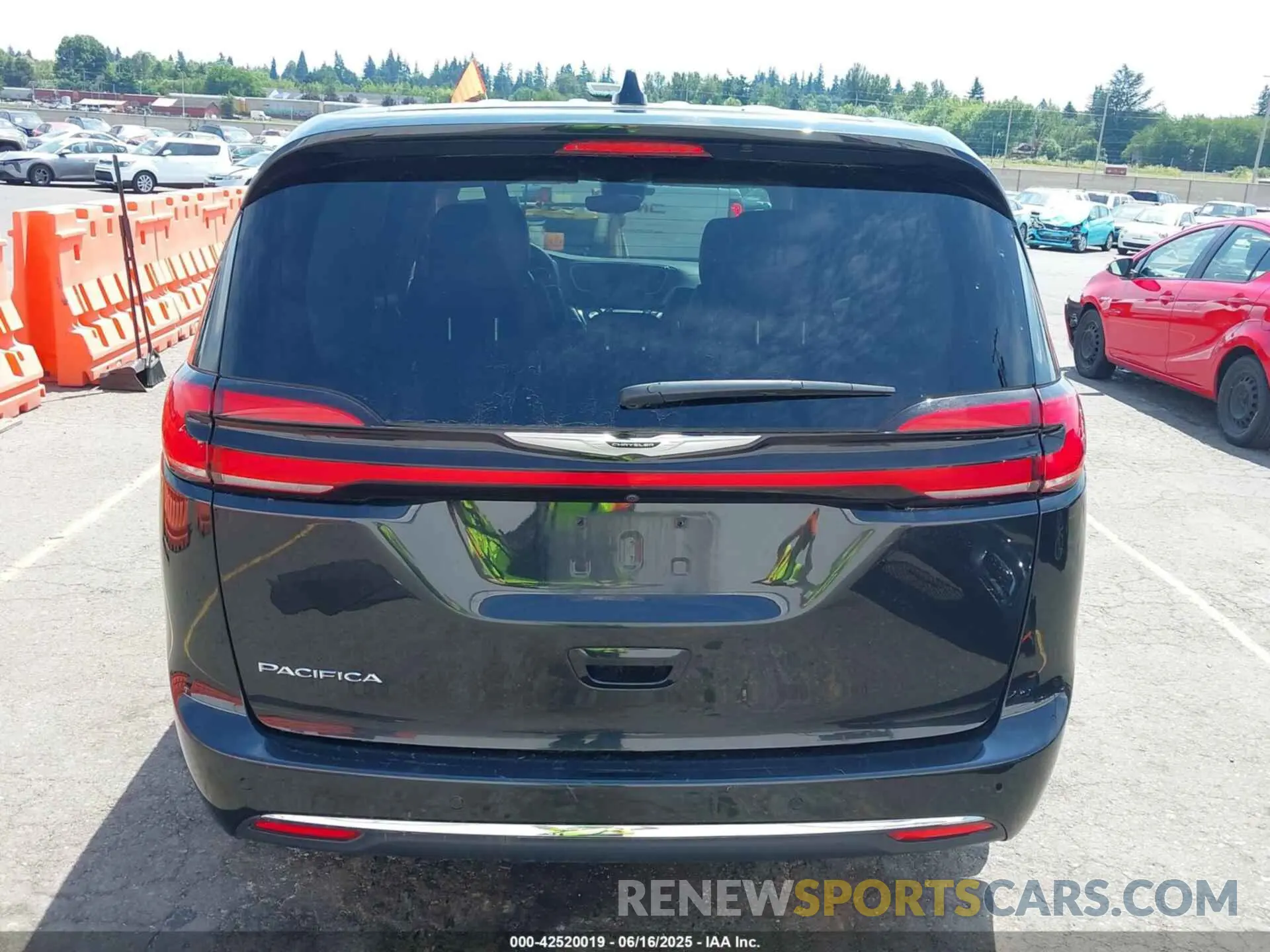 16 fotografías del automóvil dañado 2C4RC1BG8PR627642 CHRYSLER PACIFICA 2023