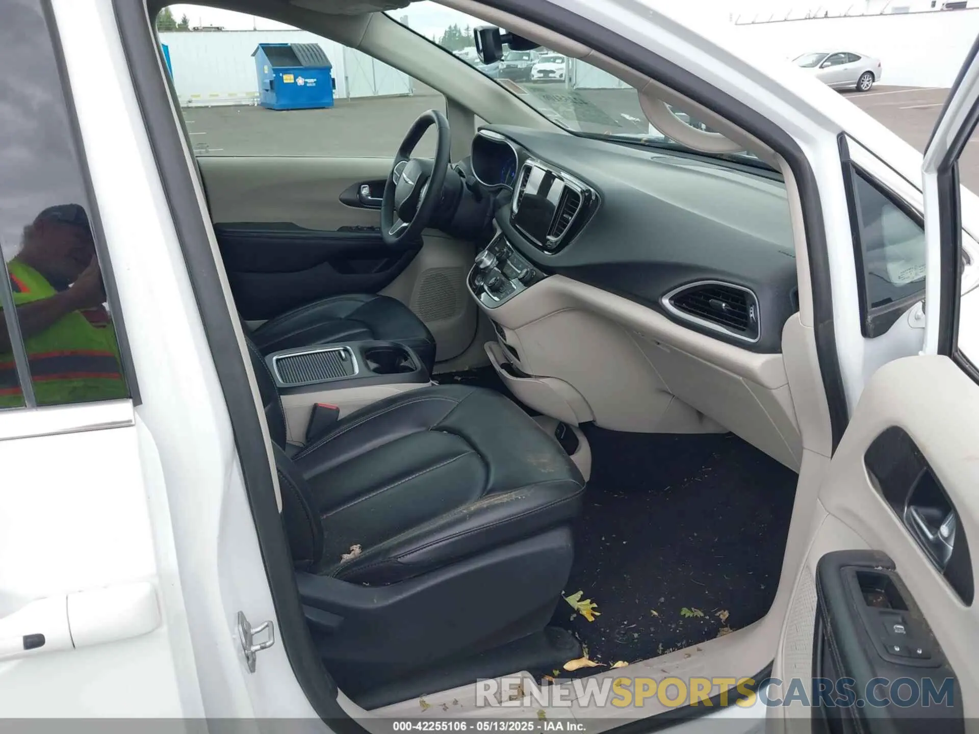 5 fotografías del automóvil dañado 2C4RC1BG9PR521572 CHRYSLER PACIFICA 2023