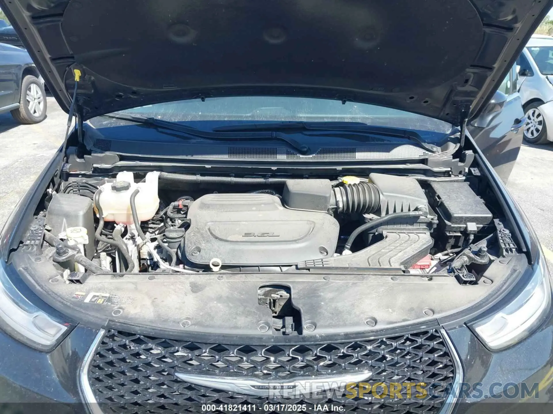 10 fotografías del automóvil dañado 2C4RC1BG9PR529557 CHRYSLER PACIFICA 2023