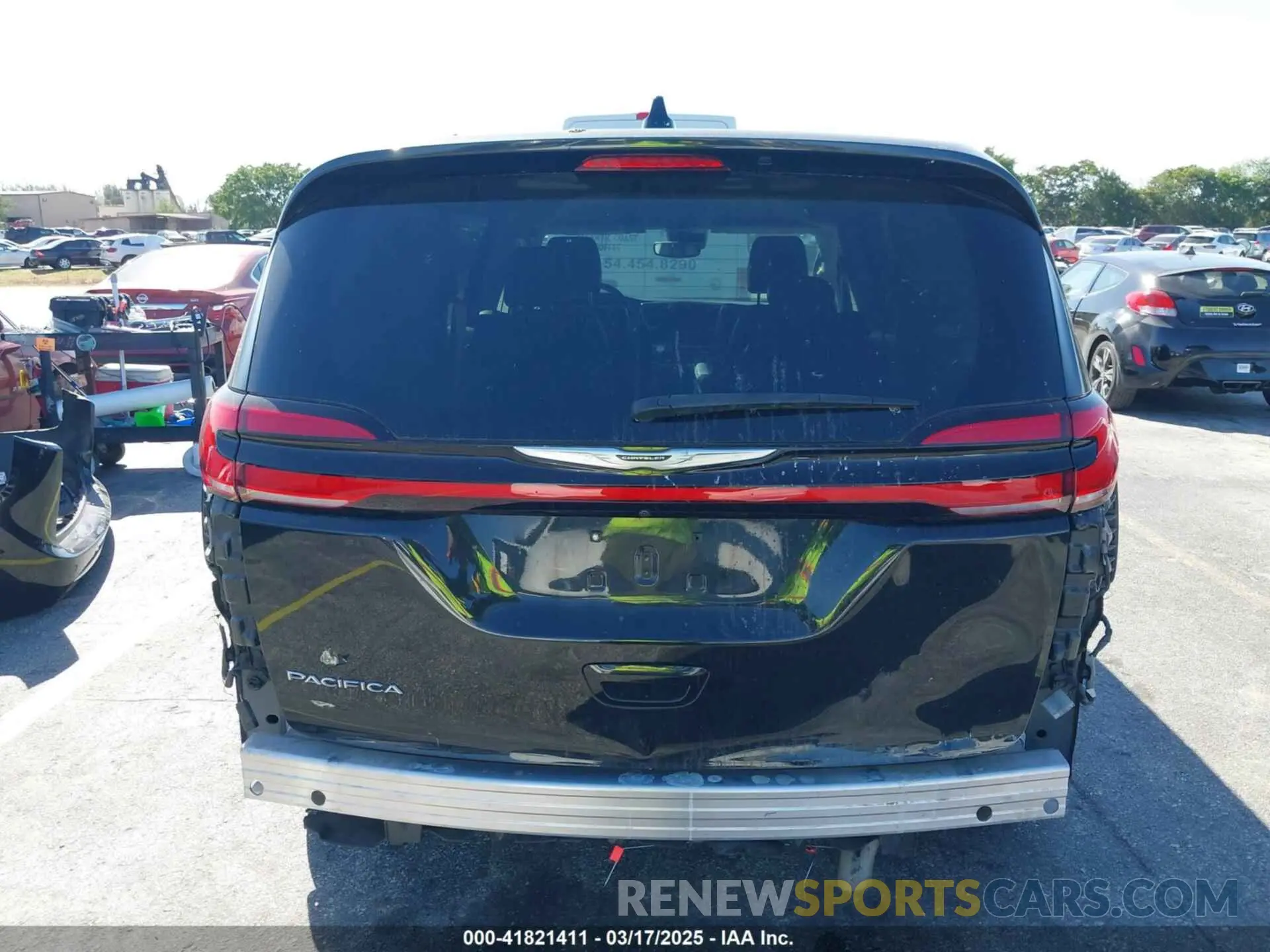 17 fotografías del automóvil dañado 2C4RC1BG9PR529557 CHRYSLER PACIFICA 2023
