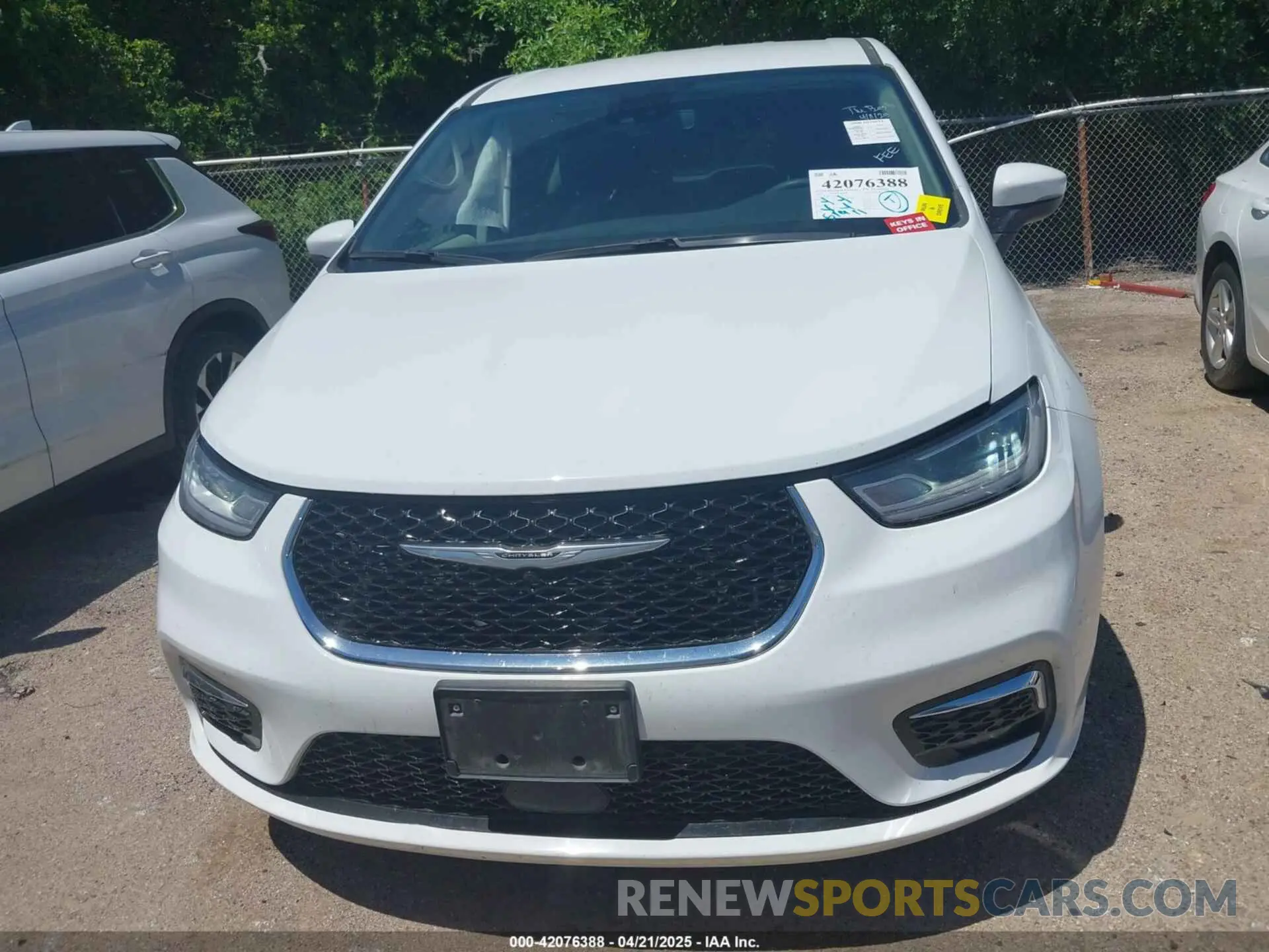 12 fotografías del automóvil dañado 2C4RC1BG9PR531325 CHRYSLER PACIFICA 2023