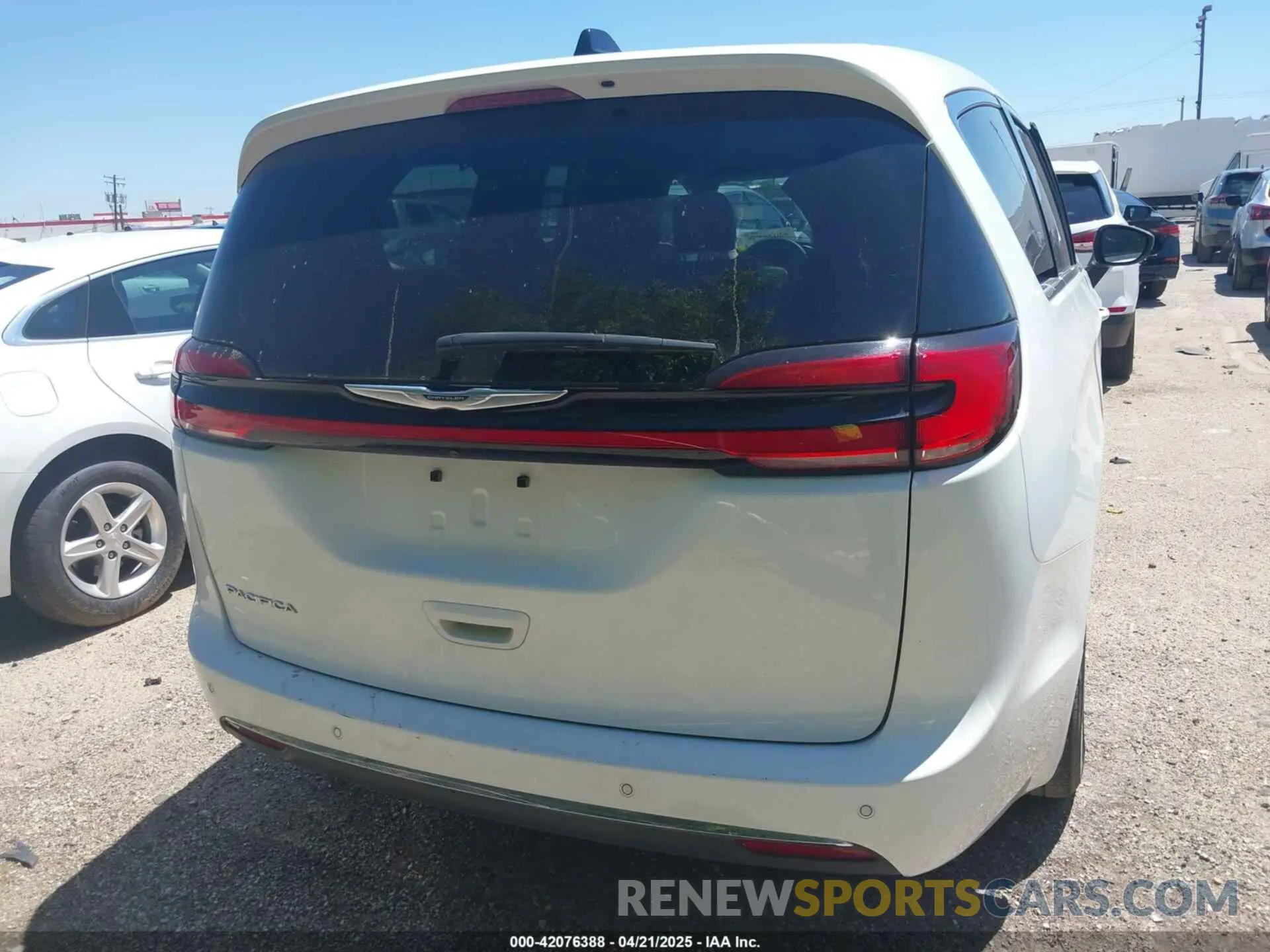 16 fotografías del automóvil dañado 2C4RC1BG9PR531325 CHRYSLER PACIFICA 2023