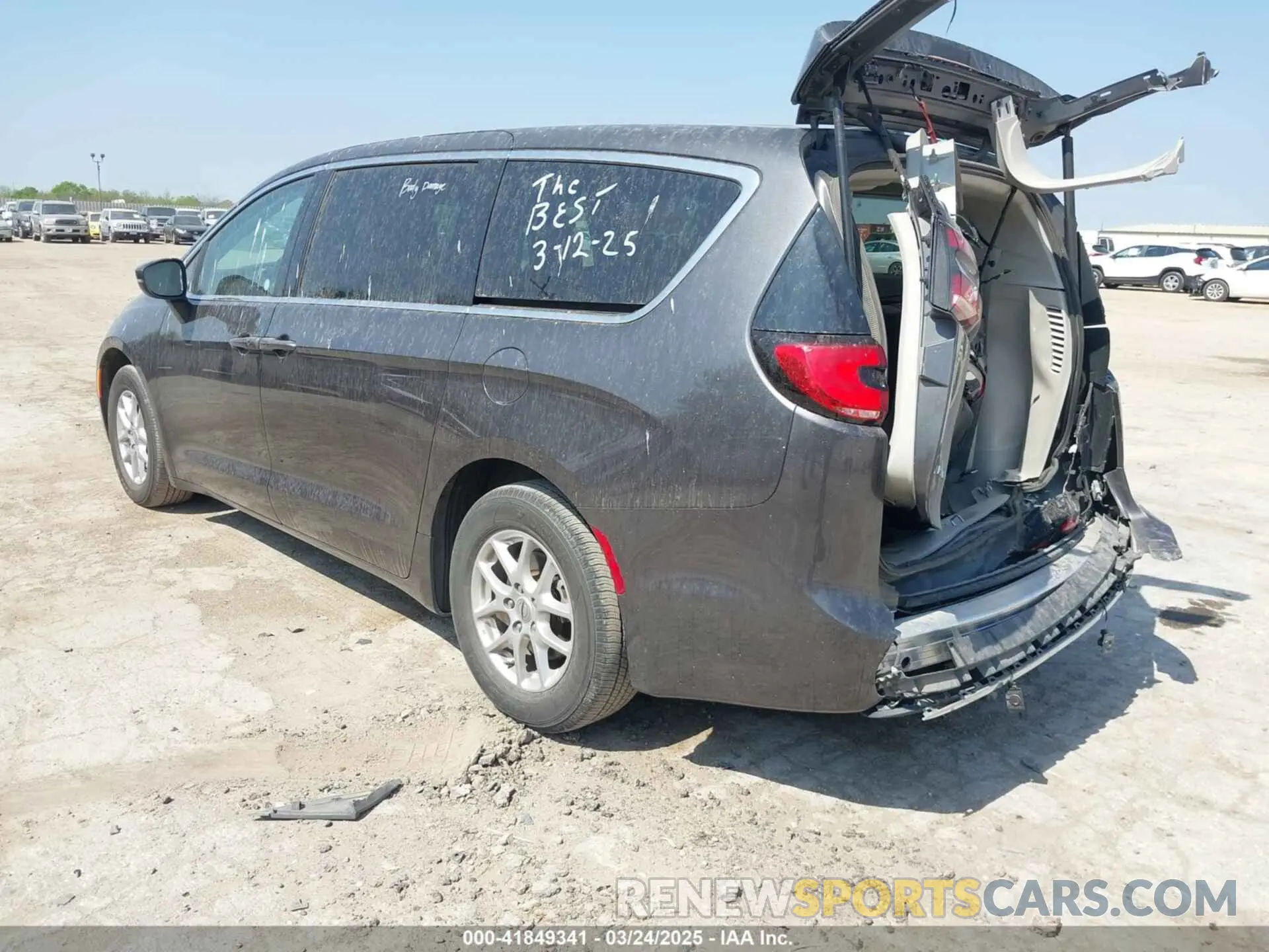 3 fotografías del automóvil dañado 2C4RC1BG9PR600787 CHRYSLER PACIFICA 2023