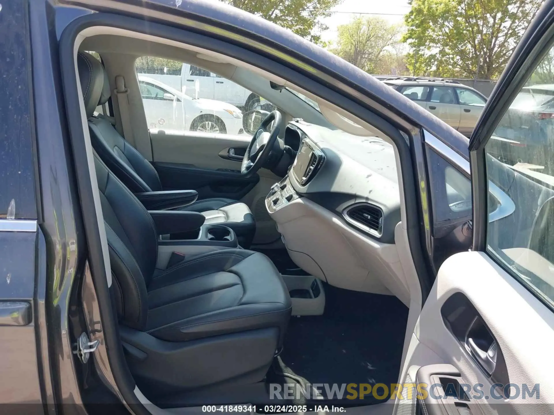 5 fotografías del automóvil dañado 2C4RC1BG9PR600787 CHRYSLER PACIFICA 2023