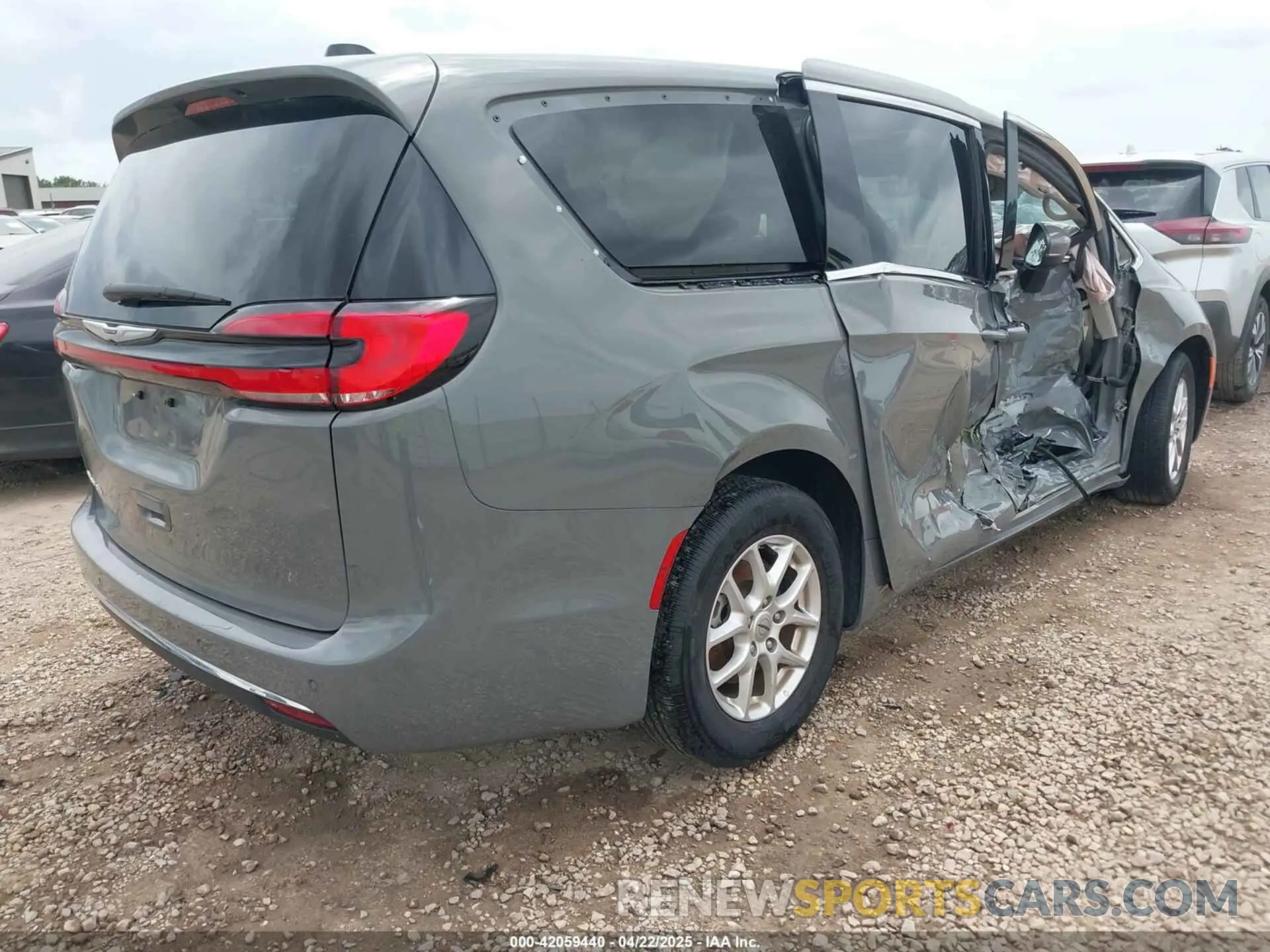 4 fotografías del automóvil dañado 2C4RC1BG9PR601437 CHRYSLER PACIFICA 2023