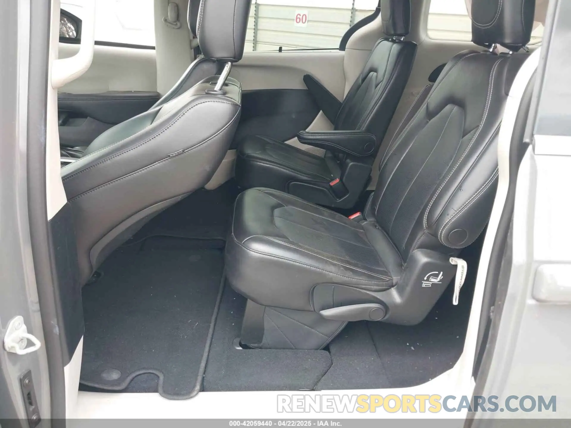 8 fotografías del automóvil dañado 2C4RC1BG9PR601437 CHRYSLER PACIFICA 2023