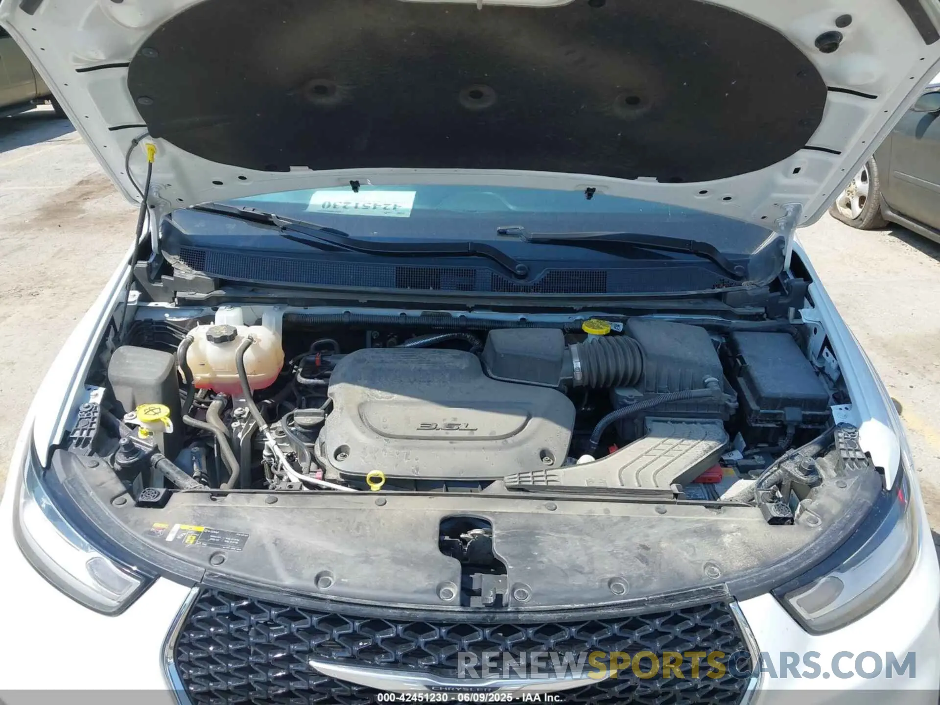 10 fotografías del automóvil dañado 2C4RC1BG9PR624944 CHRYSLER PACIFICA 2023