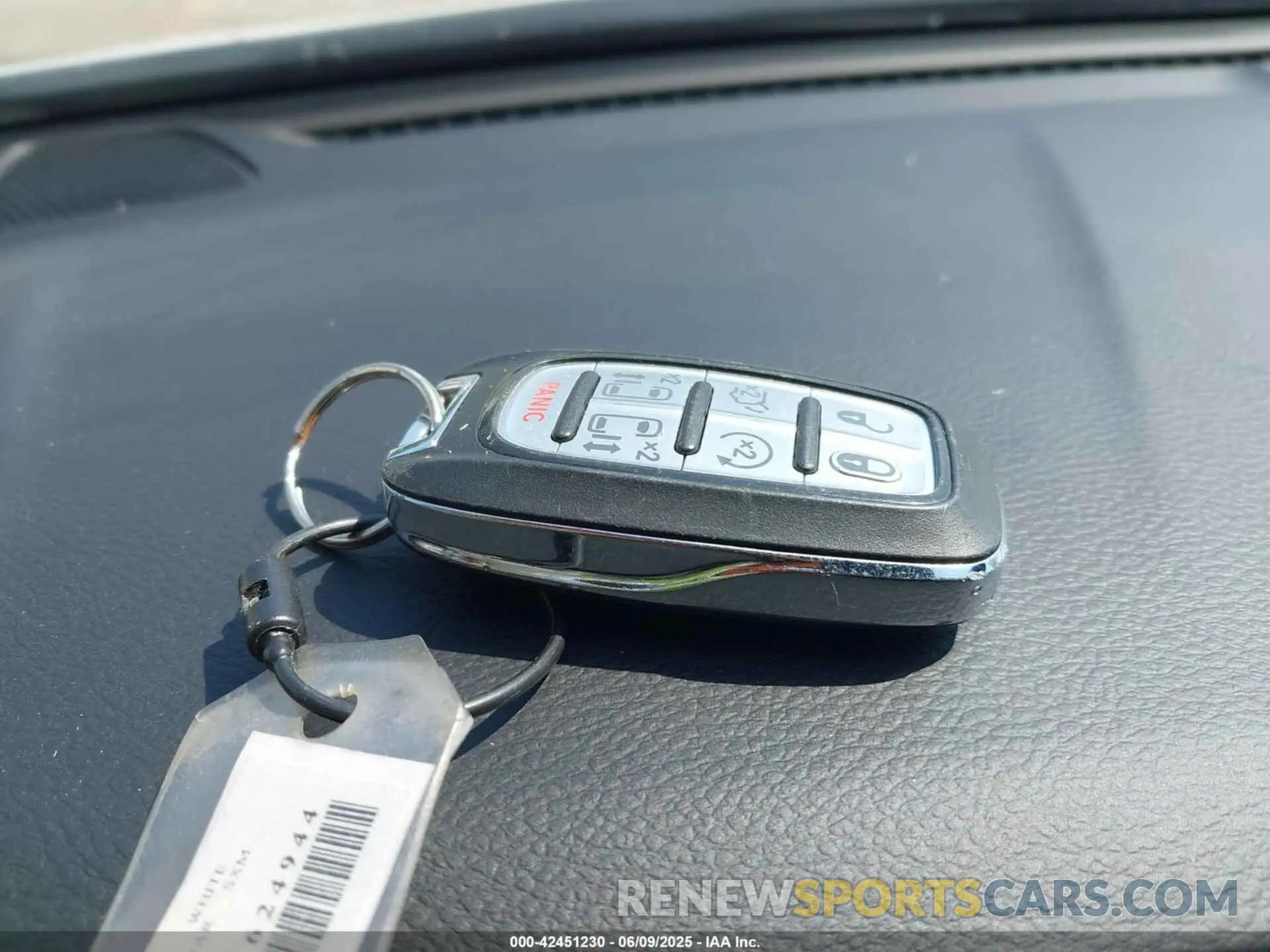 11 fotografías del automóvil dañado 2C4RC1BG9PR624944 CHRYSLER PACIFICA 2023