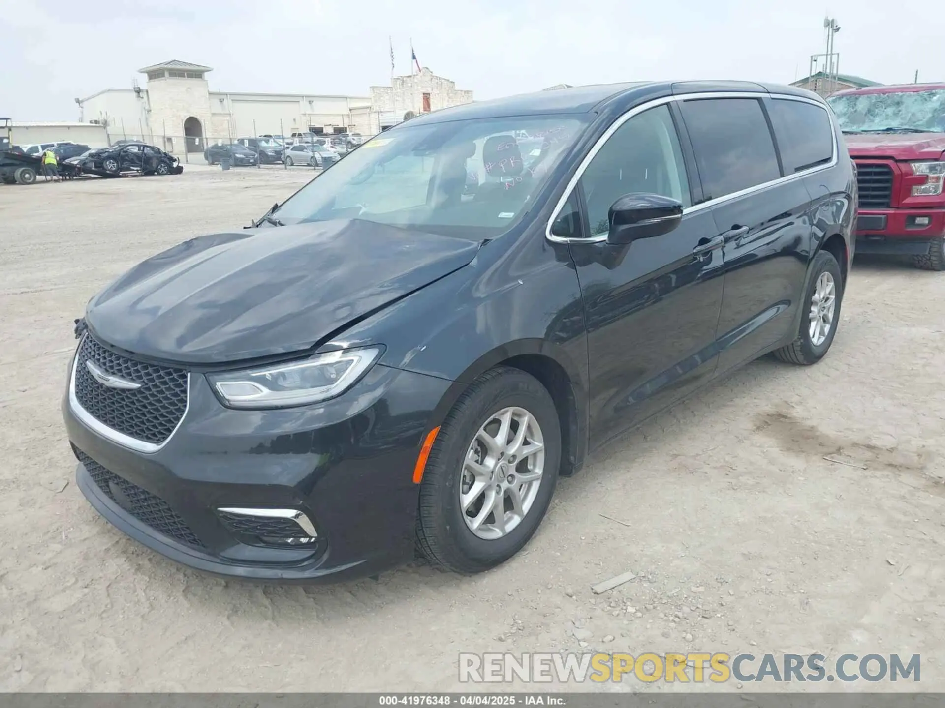 2 fotografías del automóvil dañado 2C4RC1BG9PR627245 CHRYSLER PACIFICA 2023