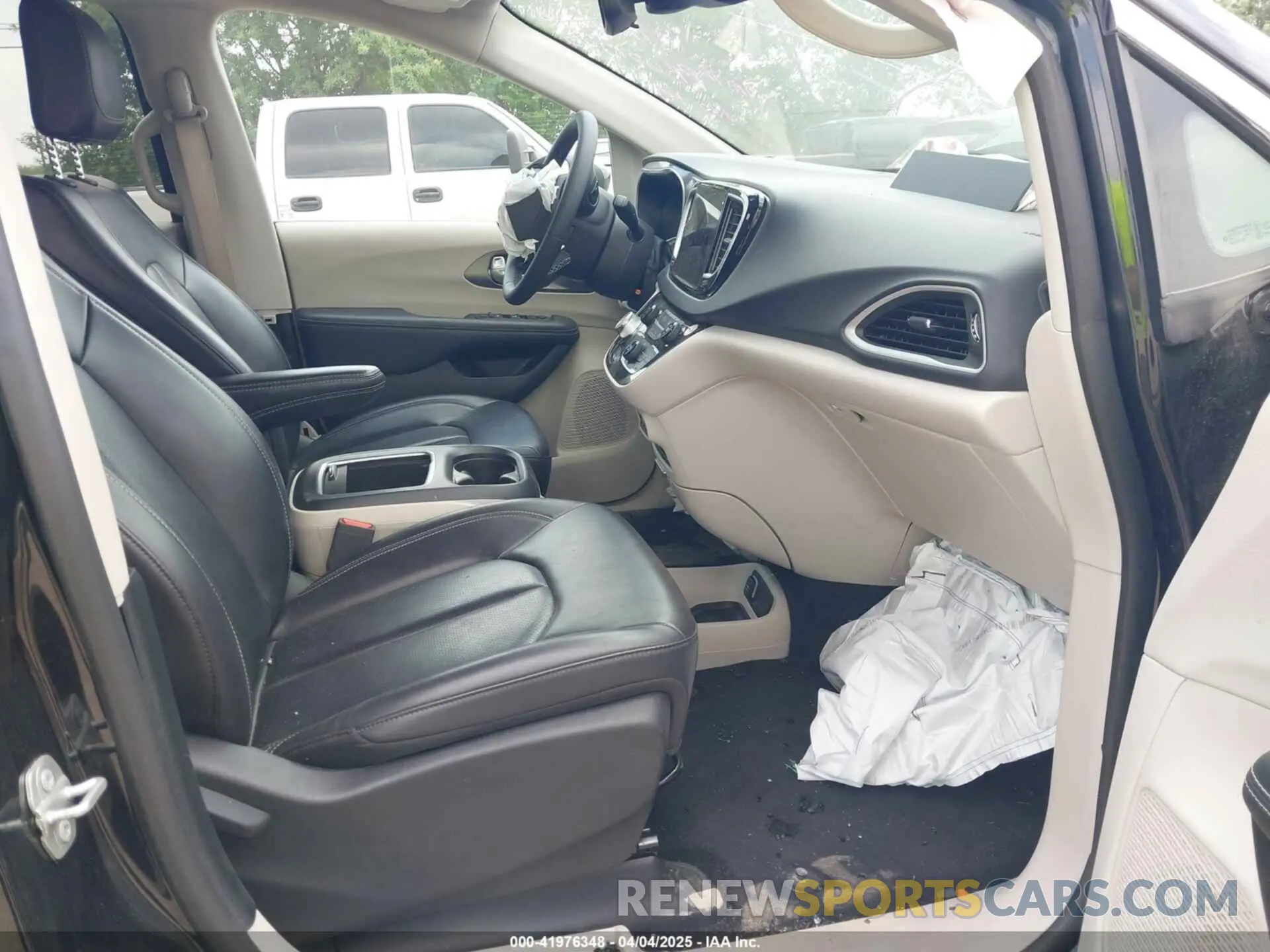 5 fotografías del automóvil dañado 2C4RC1BG9PR627245 CHRYSLER PACIFICA 2023