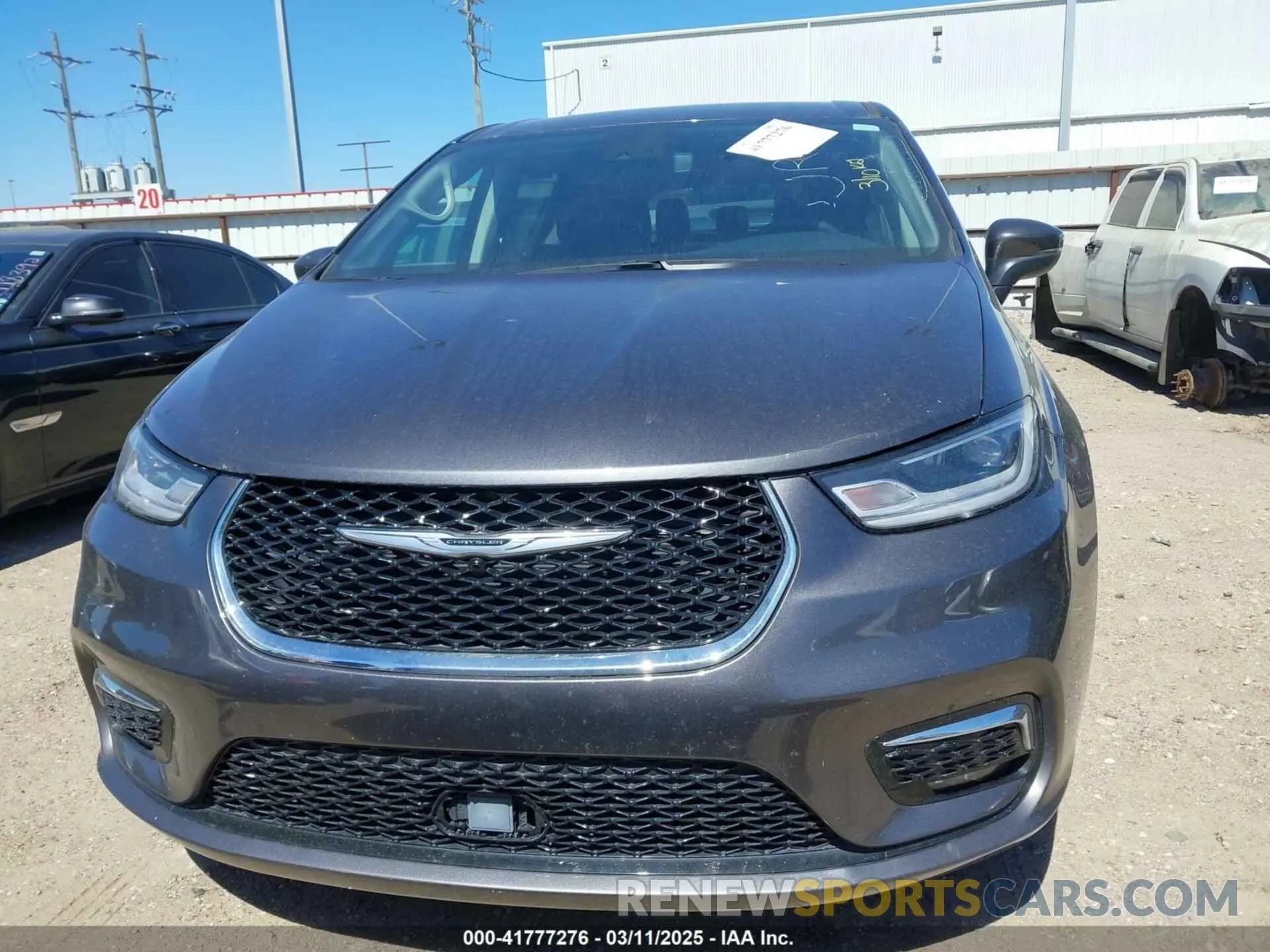 12 fotografías del automóvil dañado 2C4RC1BGXPR530636 CHRYSLER PACIFICA 2023