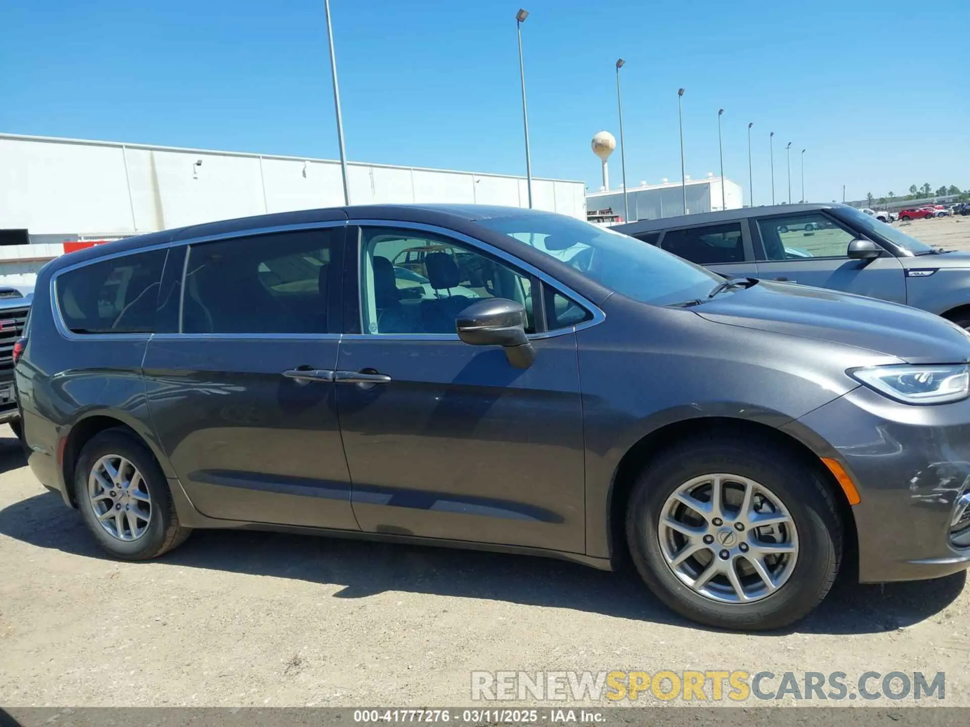 13 fotografías del automóvil dañado 2C4RC1BGXPR530636 CHRYSLER PACIFICA 2023