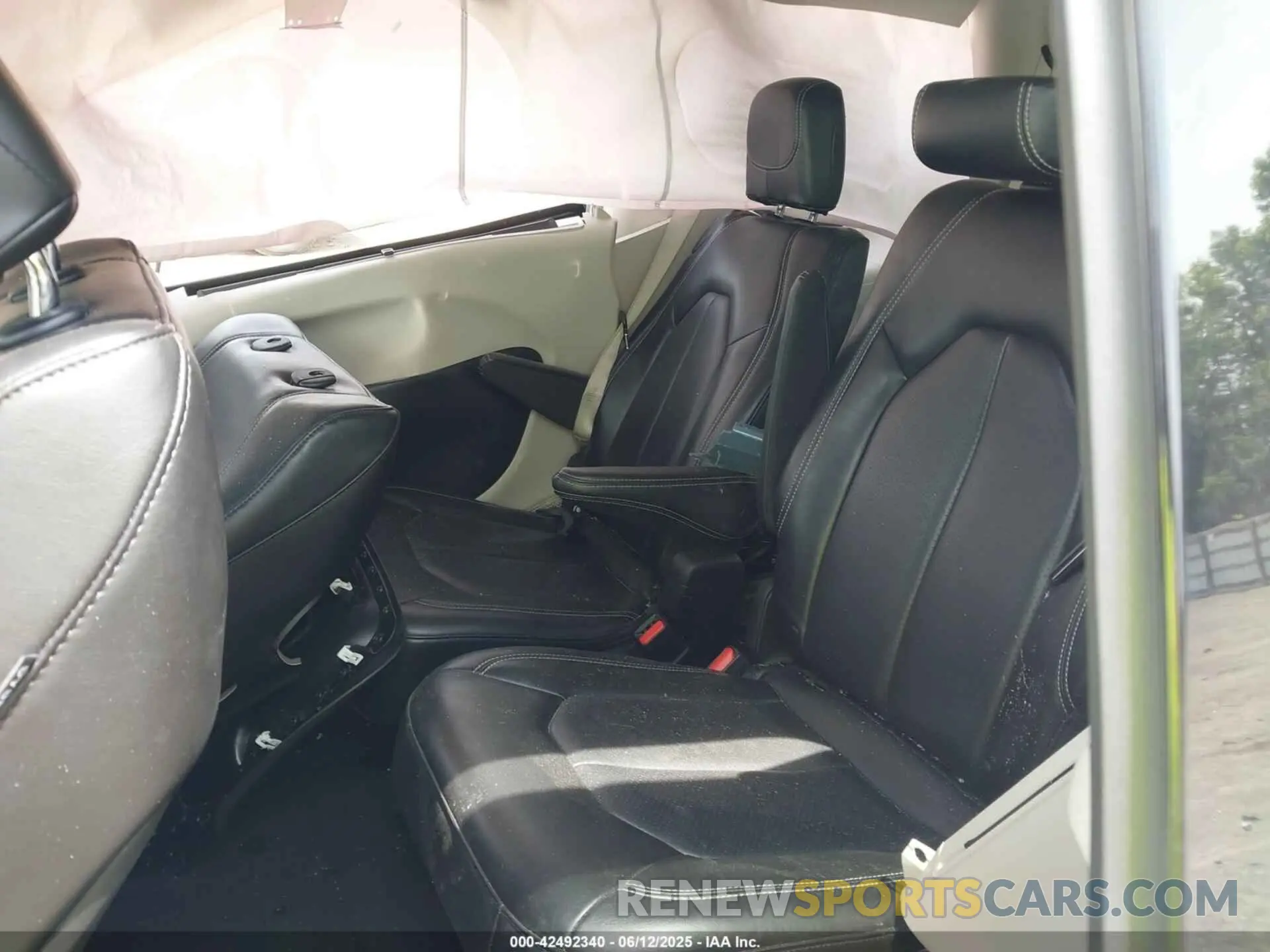 8 fotografías del automóvil dañado 2C4RC1BGXPR531396 CHRYSLER PACIFICA 2023