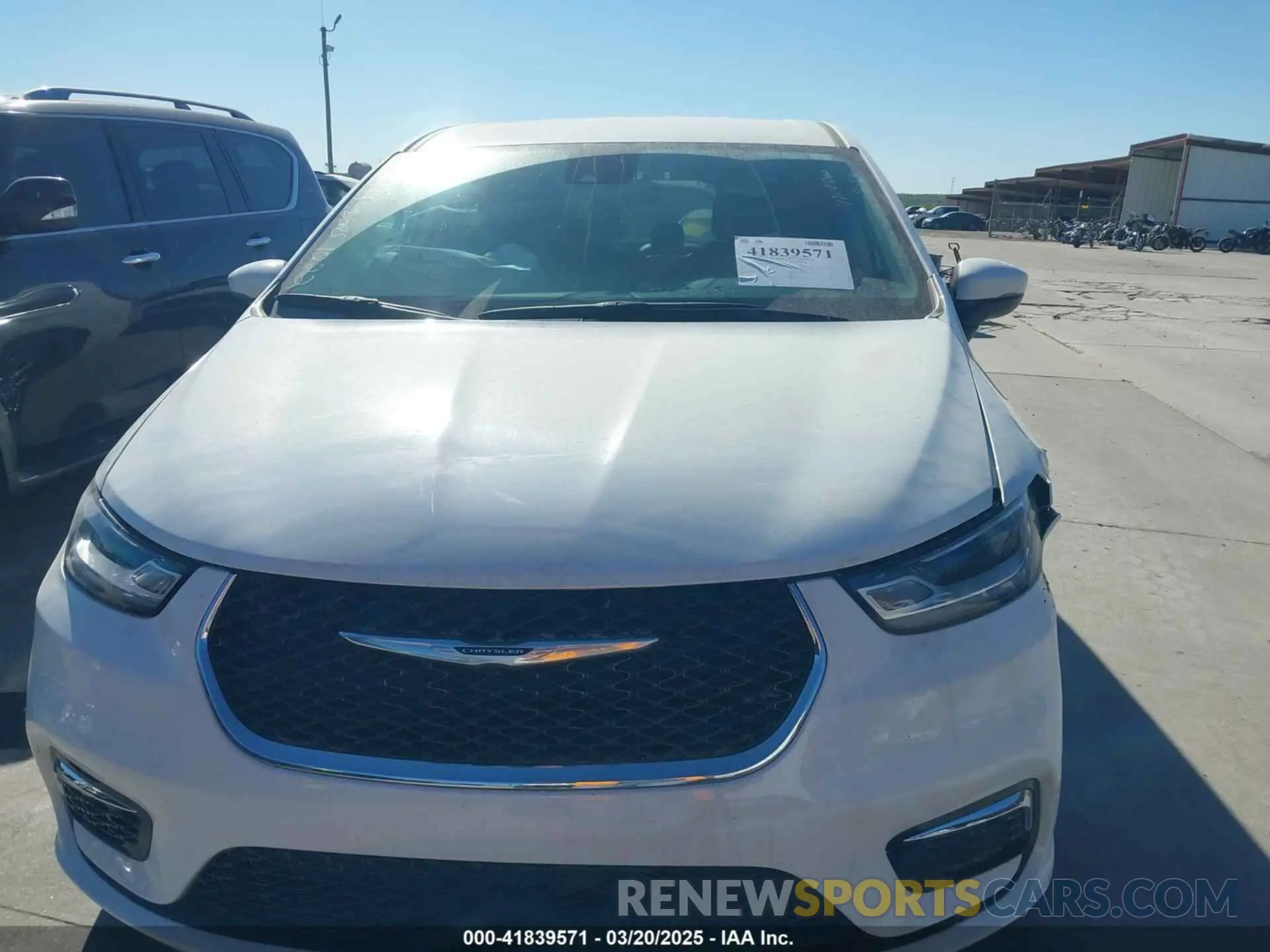12 fotografías del automóvil dañado 2C4RC1BGXPR581022 CHRYSLER PACIFICA 2023