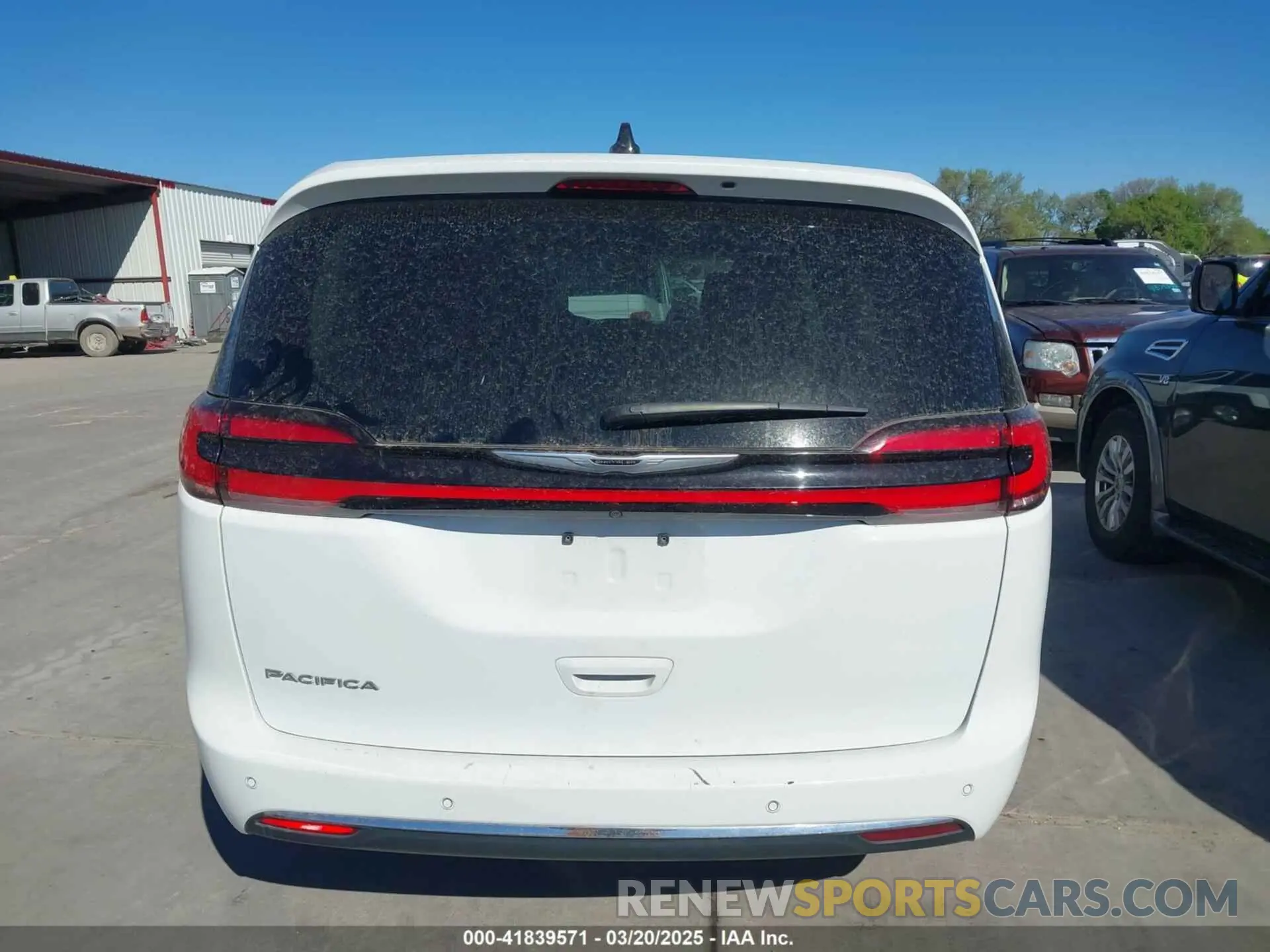 16 fotografías del automóvil dañado 2C4RC1BGXPR581022 CHRYSLER PACIFICA 2023