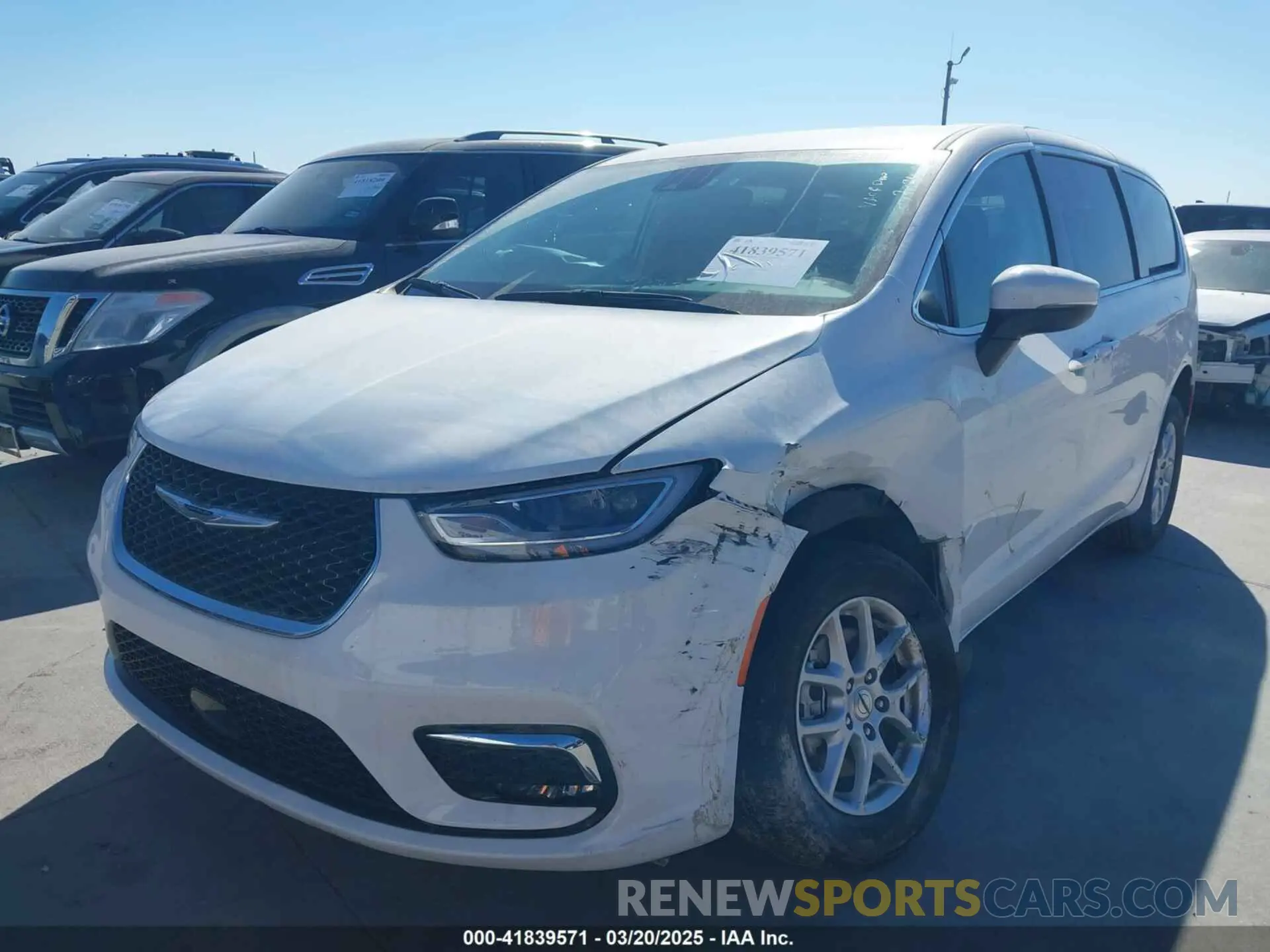 2 fotografías del automóvil dañado 2C4RC1BGXPR581022 CHRYSLER PACIFICA 2023