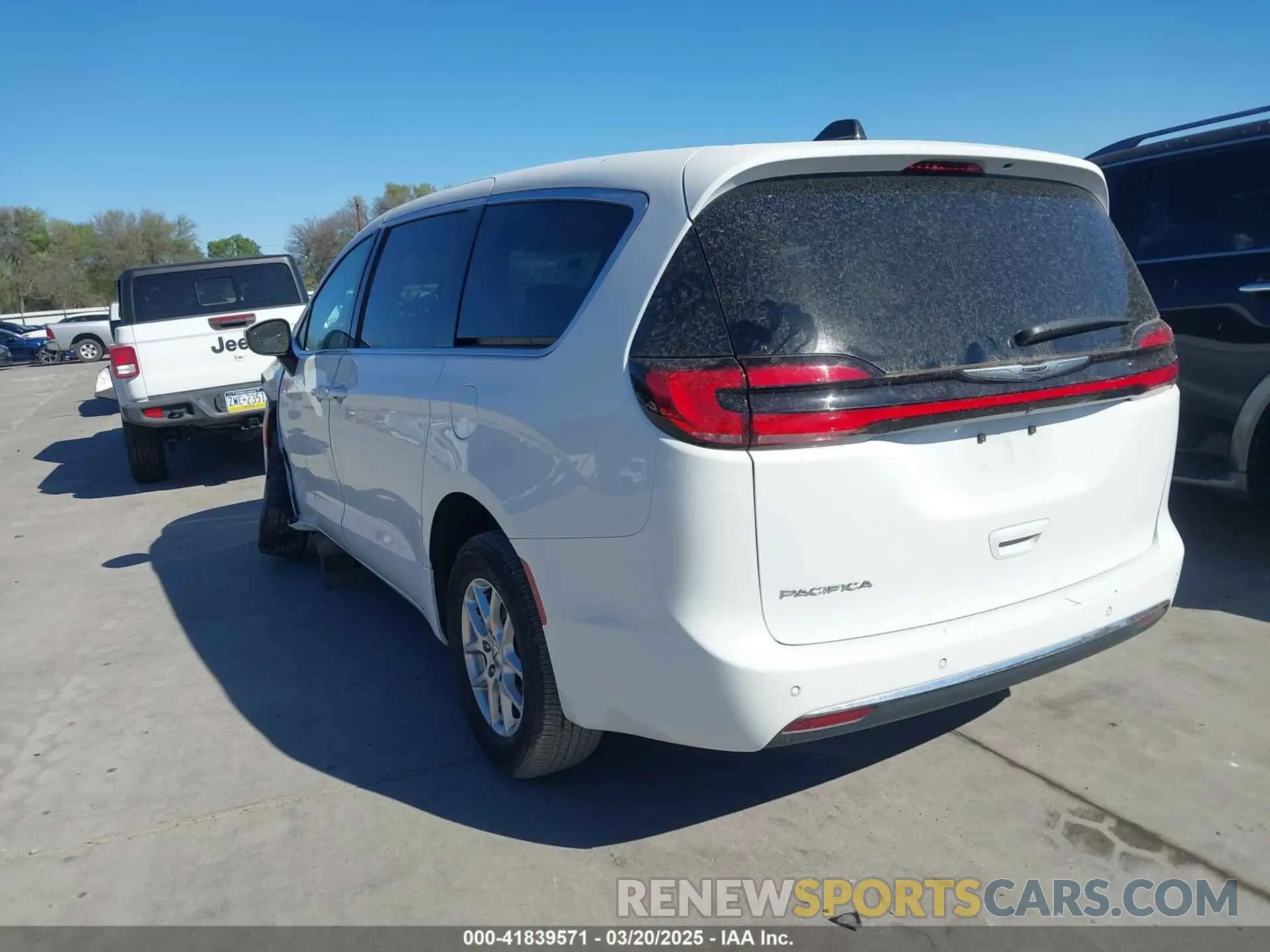 3 fotografías del automóvil dañado 2C4RC1BGXPR581022 CHRYSLER PACIFICA 2023