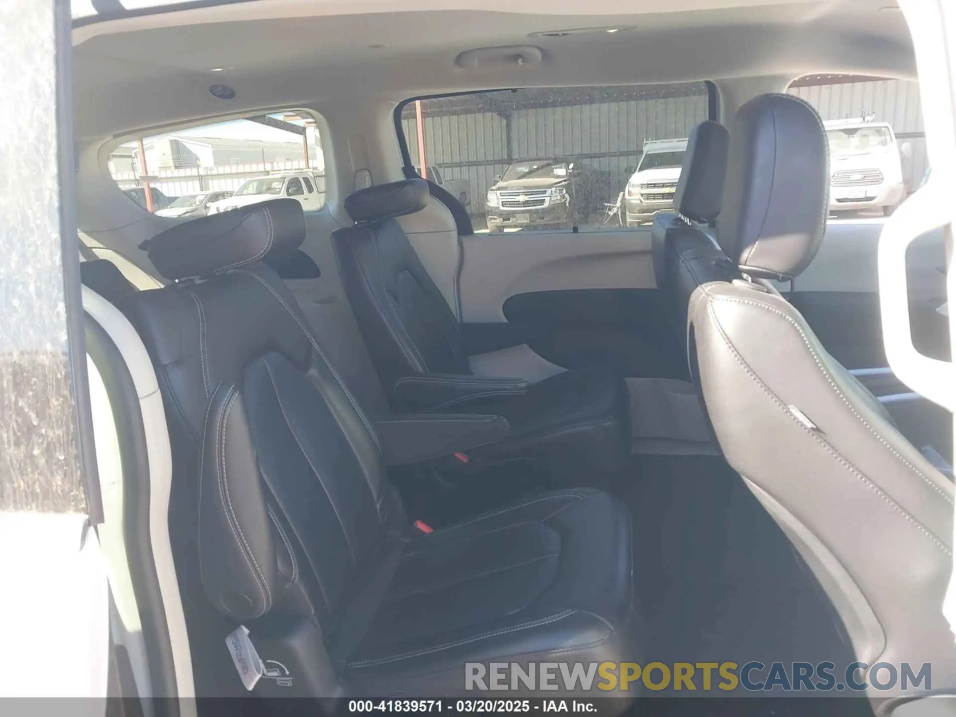 8 fotografías del automóvil dañado 2C4RC1BGXPR581022 CHRYSLER PACIFICA 2023